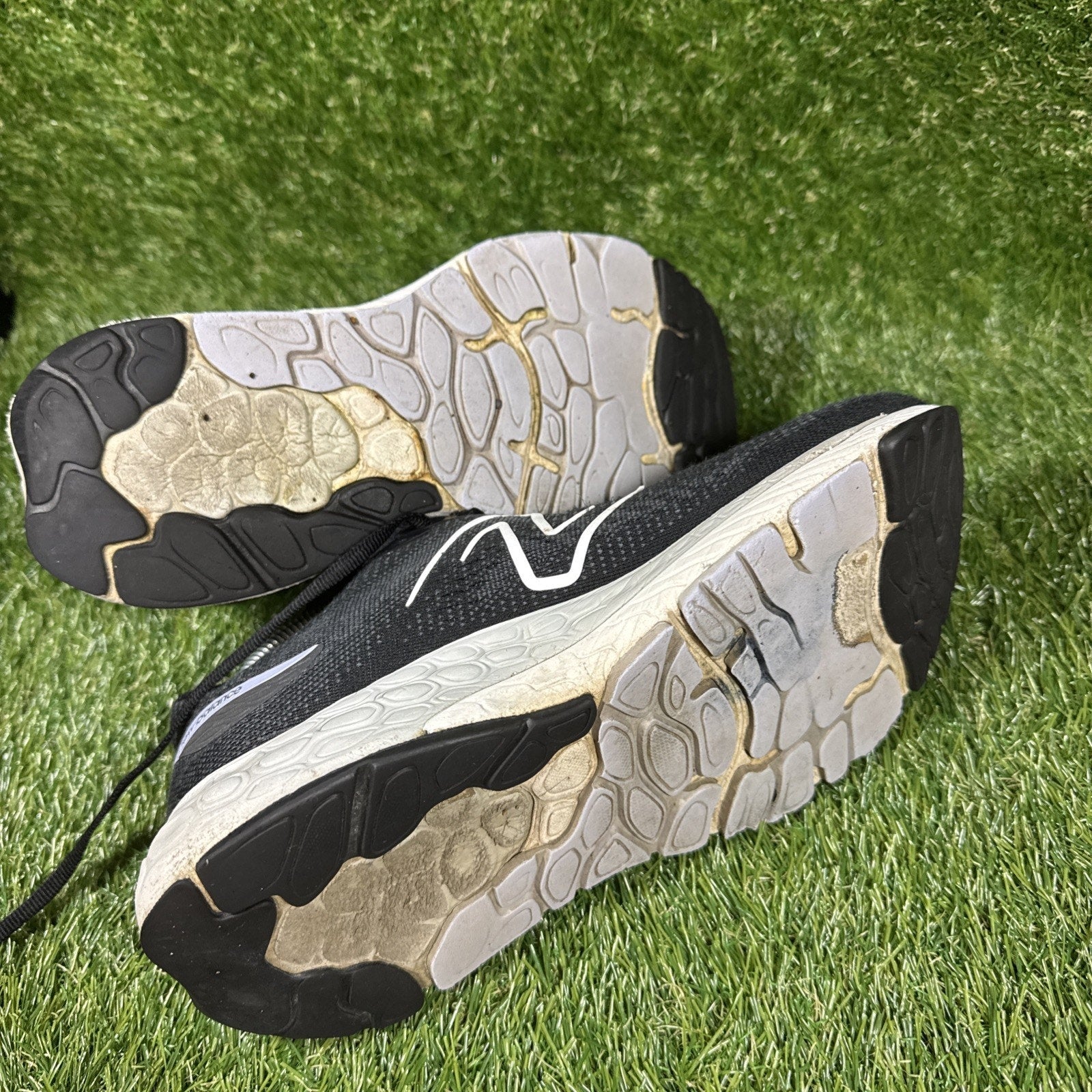 New Balance Fresh Foam 880v14 Shoes Mens Size 8.5 Black Running Sneakers D