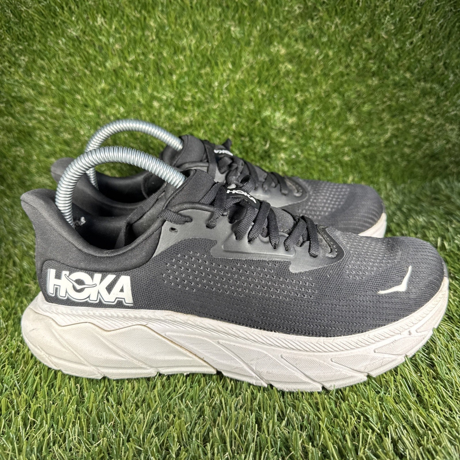 Hoka One One Arahi 7 1147890-BWHT Sneakers Women's 7 Black Running Shoes