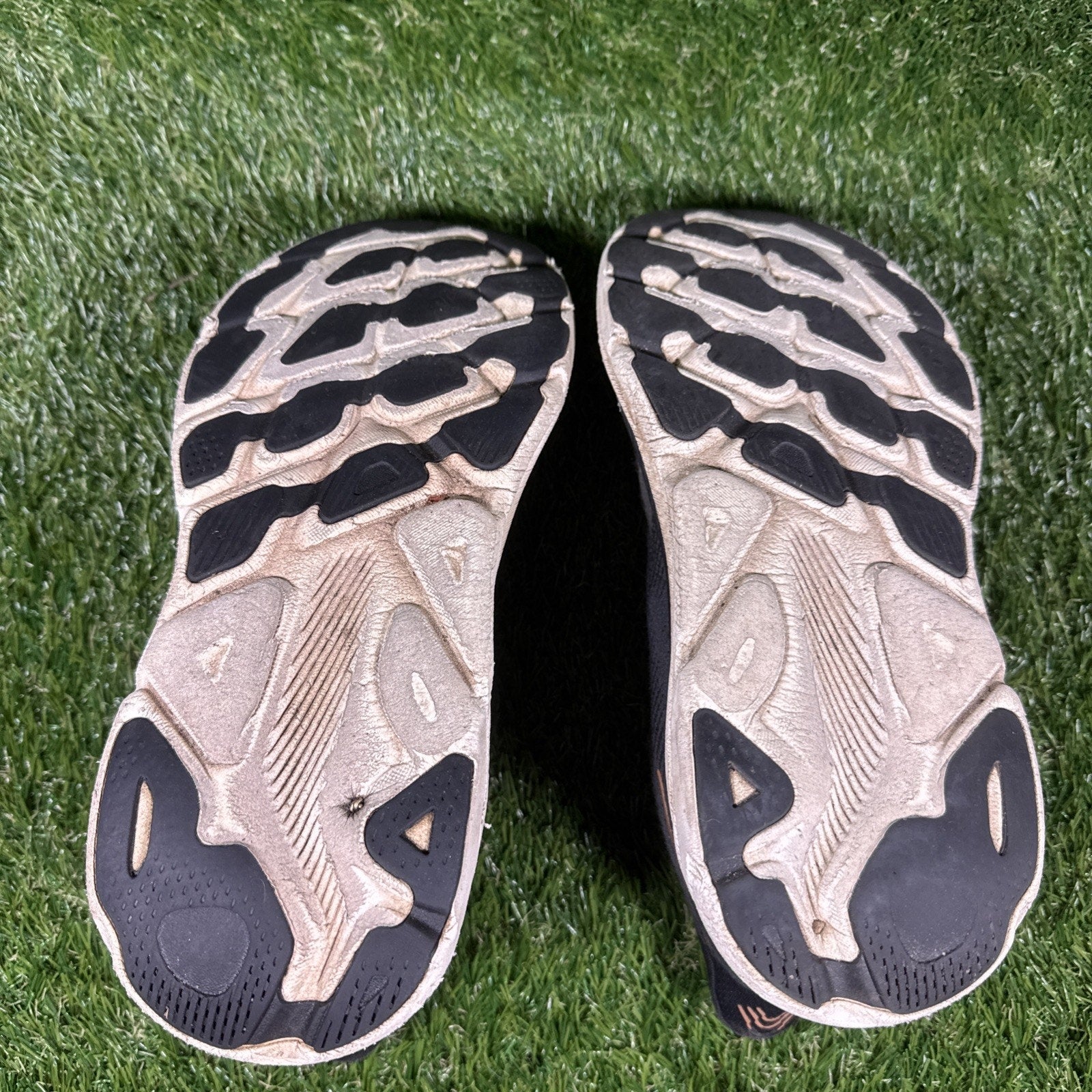 Hoka One One Clifton 9 Black Rose Gold Women’s Size 7.5 B