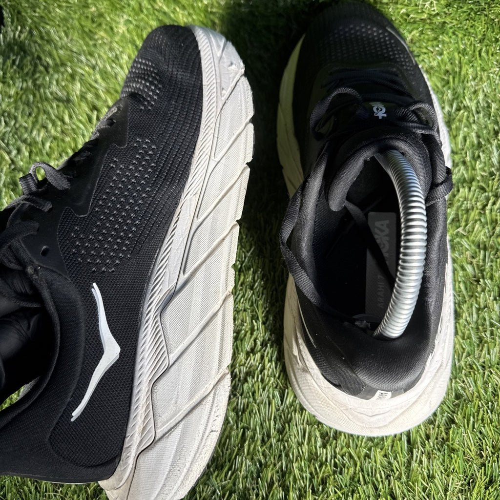 Hoka One One Arahi 7 1147890-BWHT Sneakers Women's 7 Black Running Shoes