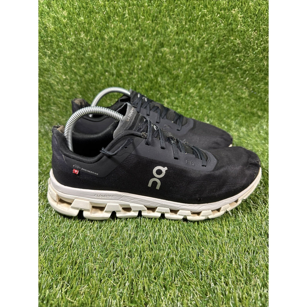 ON Cloudflow 4 Black White W Size 11 Running Shoes Road Trail Atheletic Gym Shoe