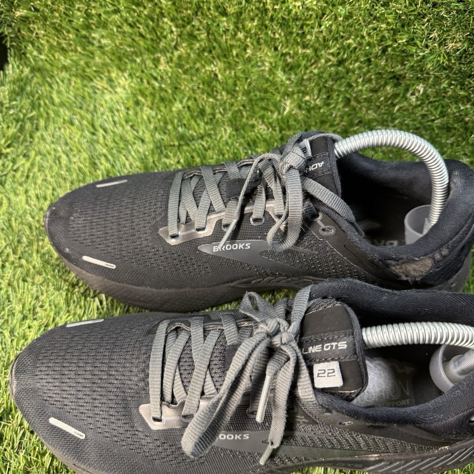 Brooks Adrenaline GTS 22 Womens 9.5 B Triple Black Running Shoes Sneakers