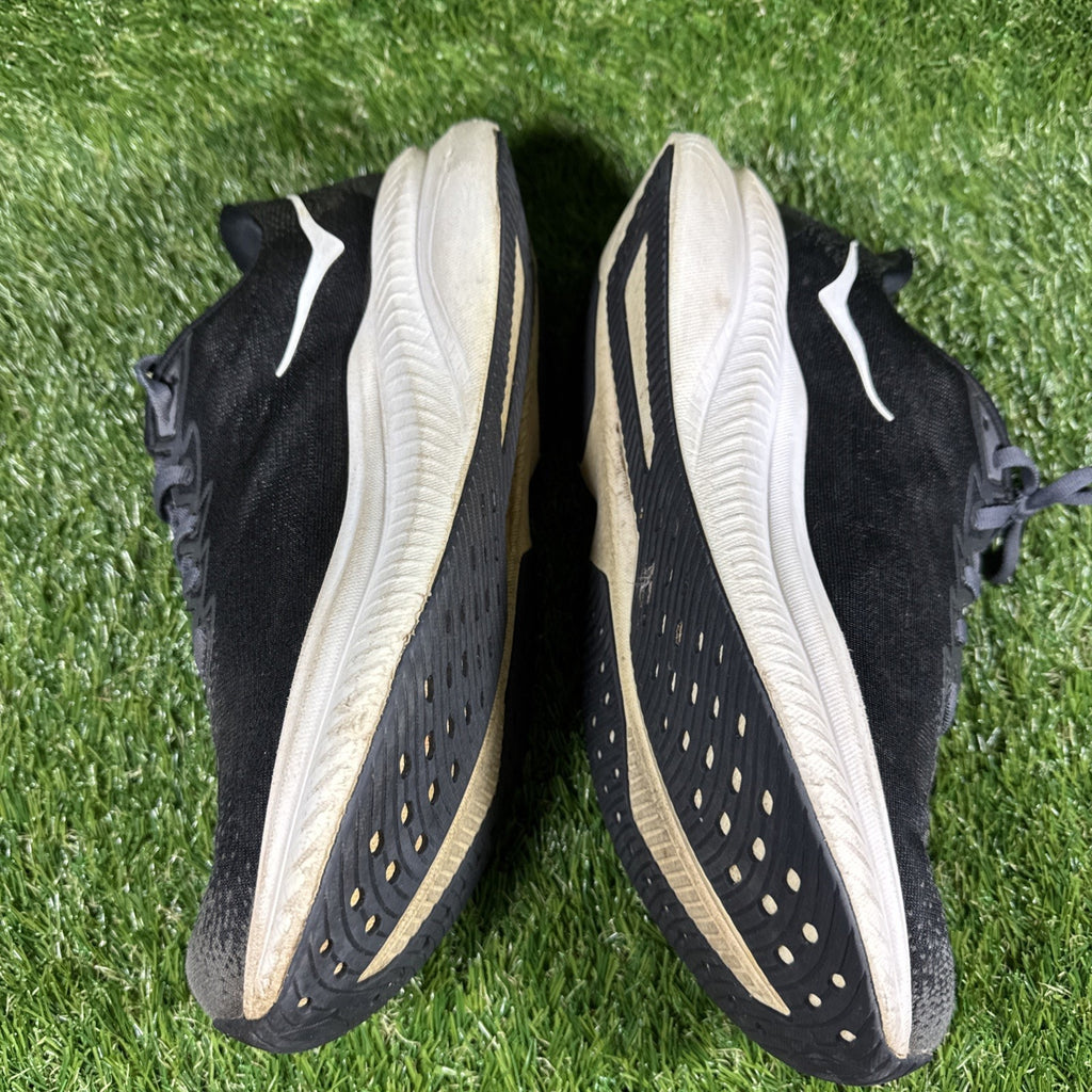 Women’s size 9.5-Hoka One One Mach 6 Black White Running Shoes Sneakers