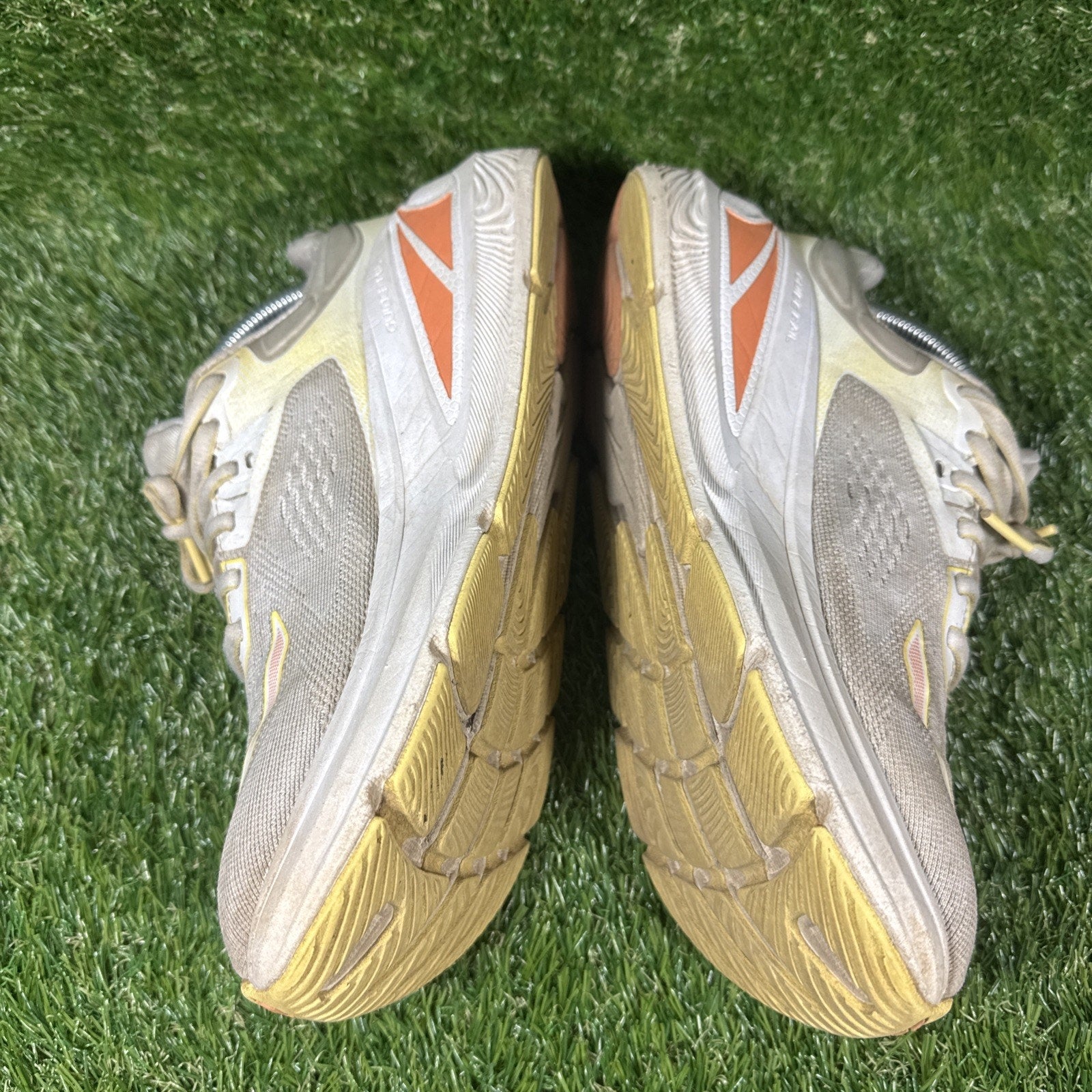 Altra Women's Paradigm 6 Running Shoes, Yellow/White, 8.5 US AL0A5484710