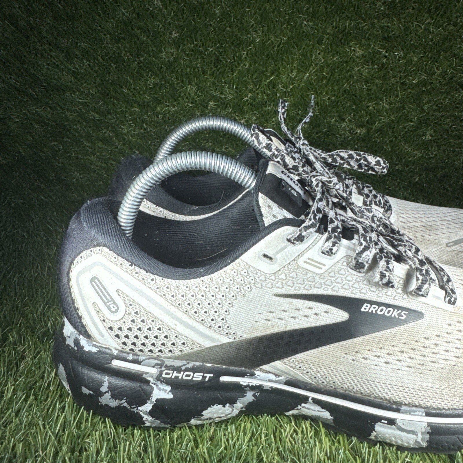 Brooks Ghost 14 Womens Size 9.5 White Black Camo Athletic Running Shoes Sneaker