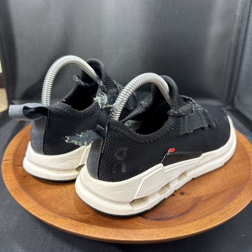 ON Cloud Shoes Women's 8 Cloudeasy Sneaker Black White 76.98441