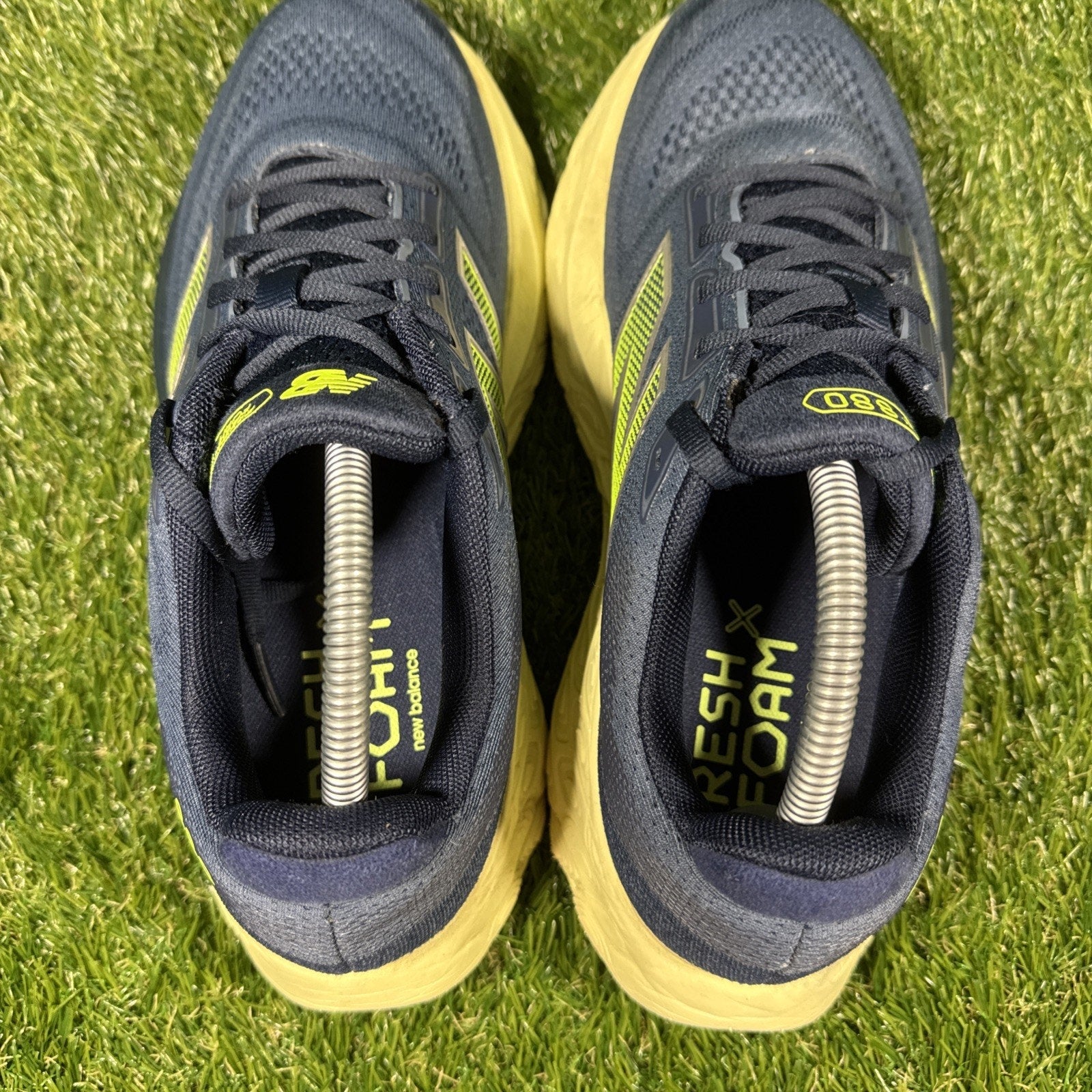 New Balance Fresh Foam X 880v14 Mens Size 9 Wide 2E Arctic Grey Limelight