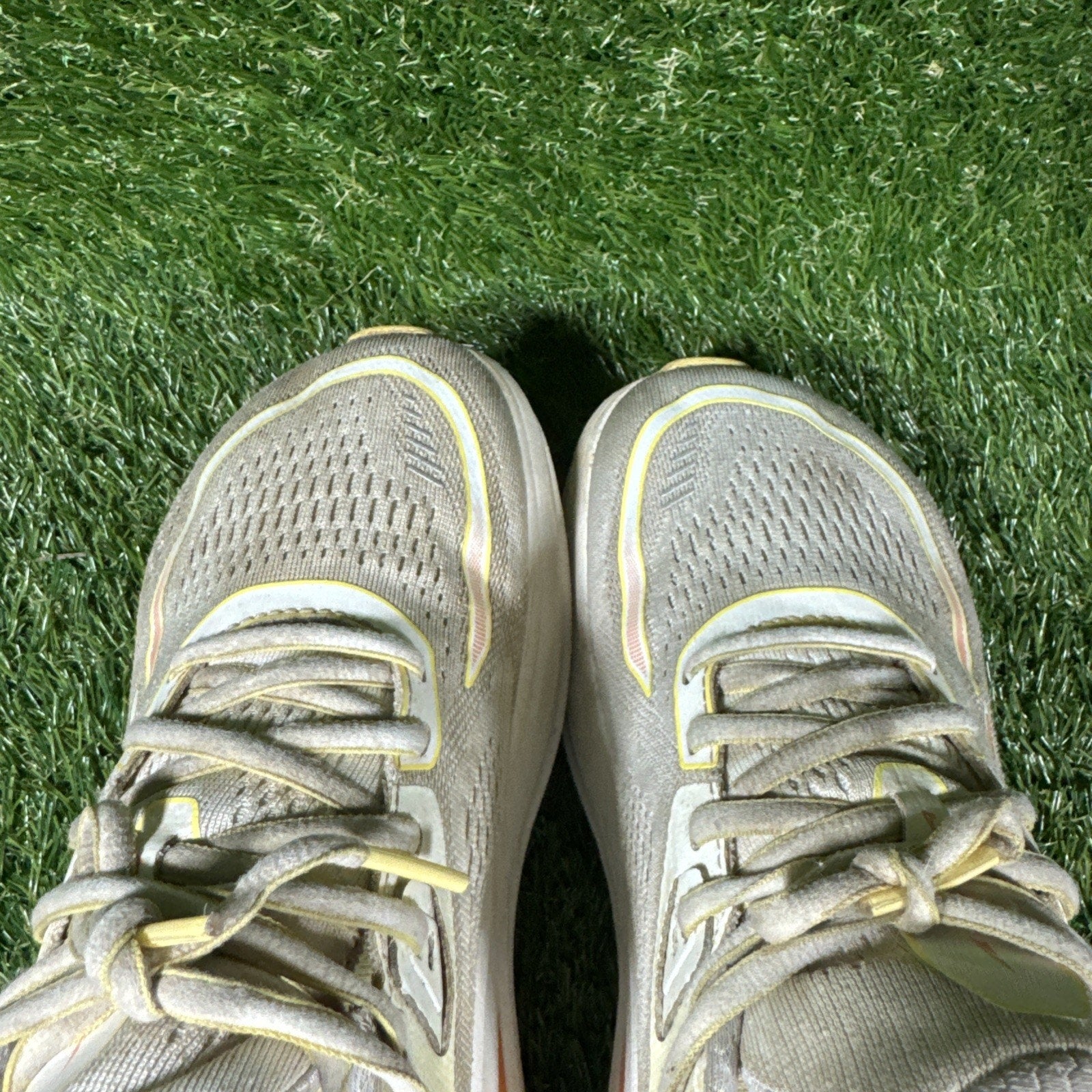 Altra Women's Paradigm 6 Running Shoes, Yellow/White, 8.5 US AL0A5484710