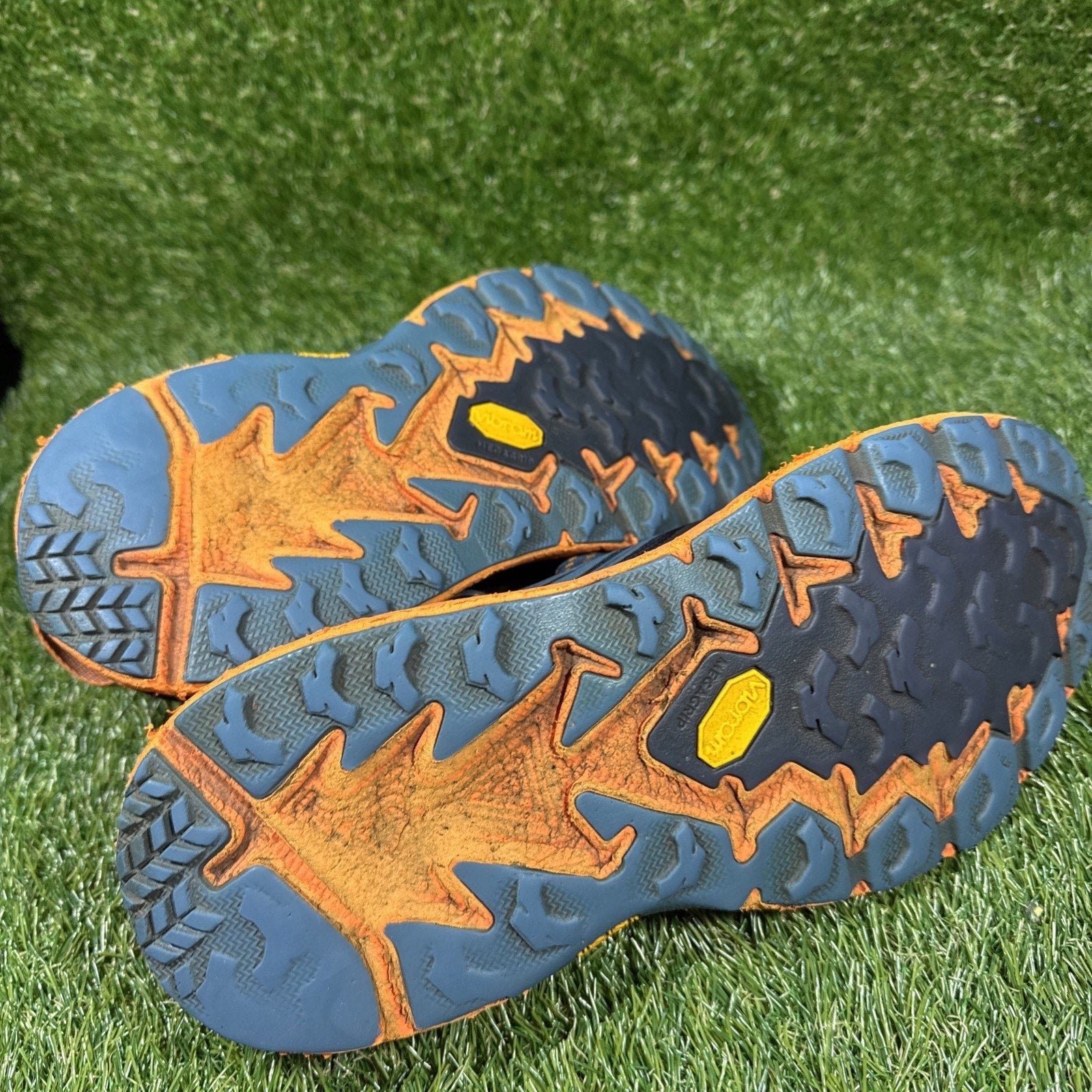 Hoka One Speedgoat 4 Size 9 Men’s Trail Runners Shoes Athletic Trainers