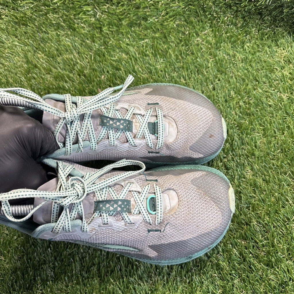 Altra Timp 4 Women's Size 7.5 Trail Running Shoes Gray Foot Shape