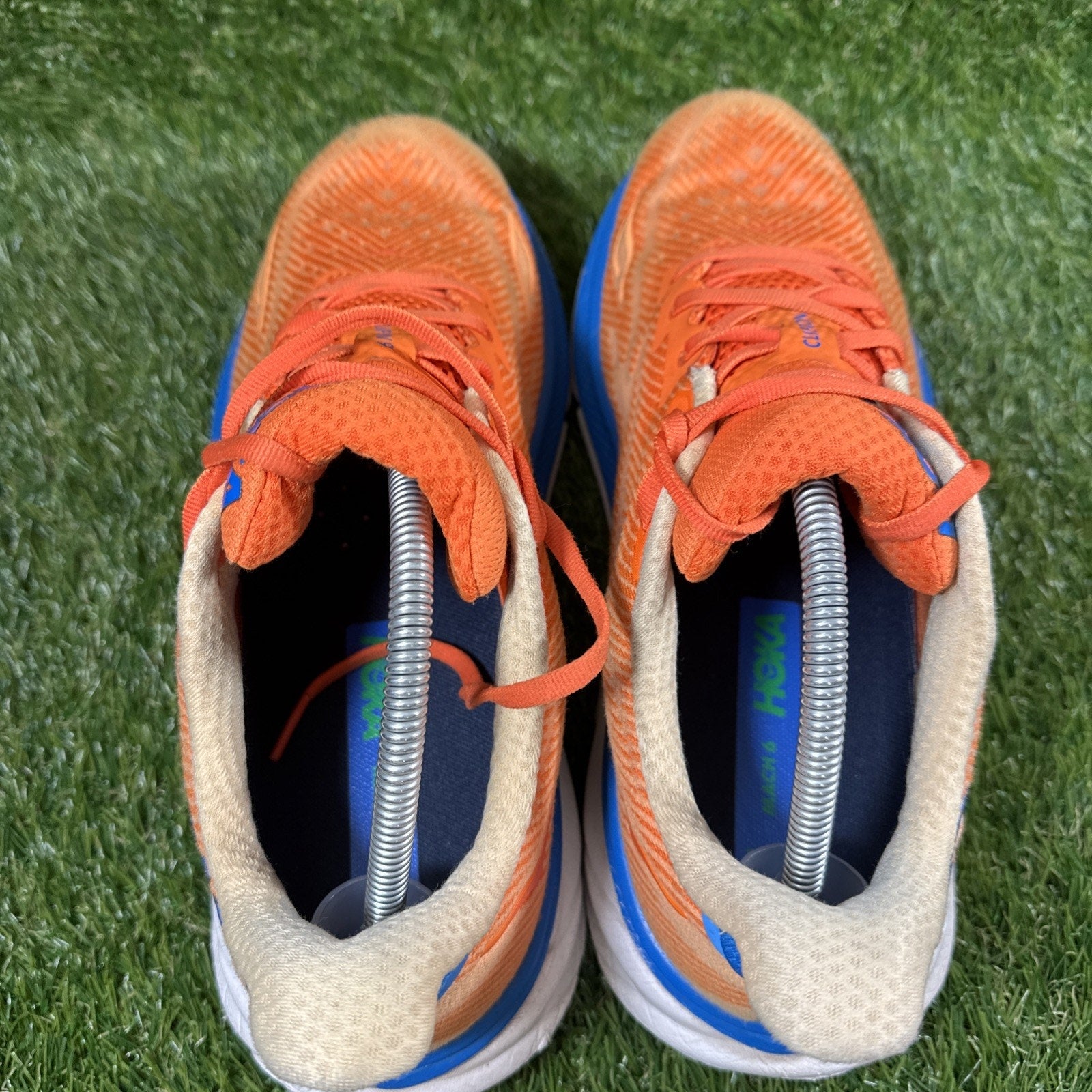 Hoka Men's Clifton 9 Wide Vibrant Orange/Impala 1132210-VOIM – Size 10.5 2E