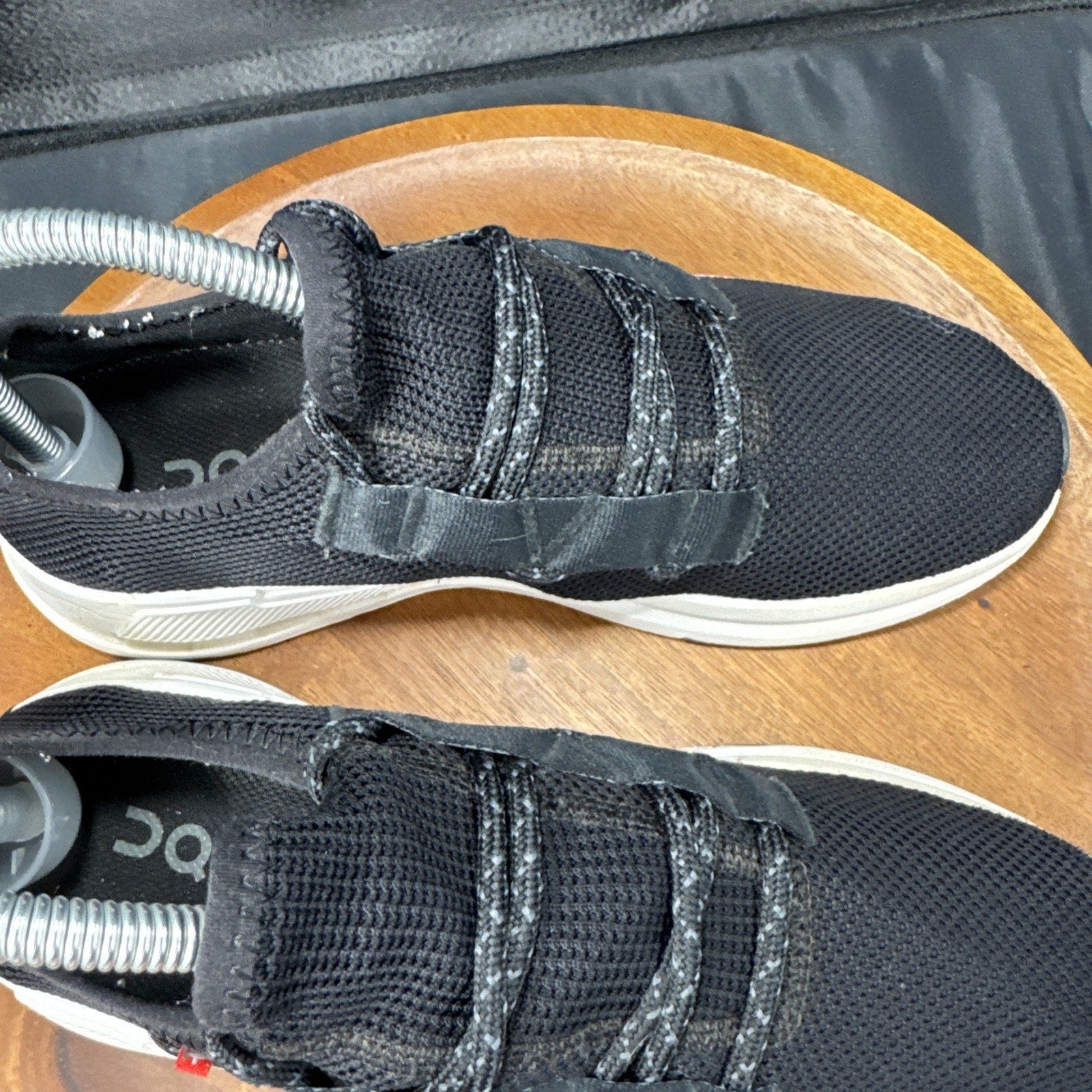 ON Cloud Shoes Women's 8 Cloudeasy Sneaker Black White 76.98441