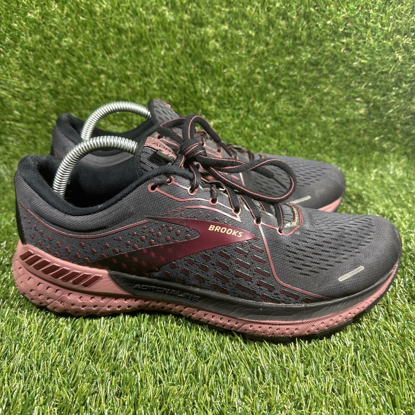 Brooks Adrenaline GTS 21 Women’s Running Shoes Size 11 Black & Pink Sneakers