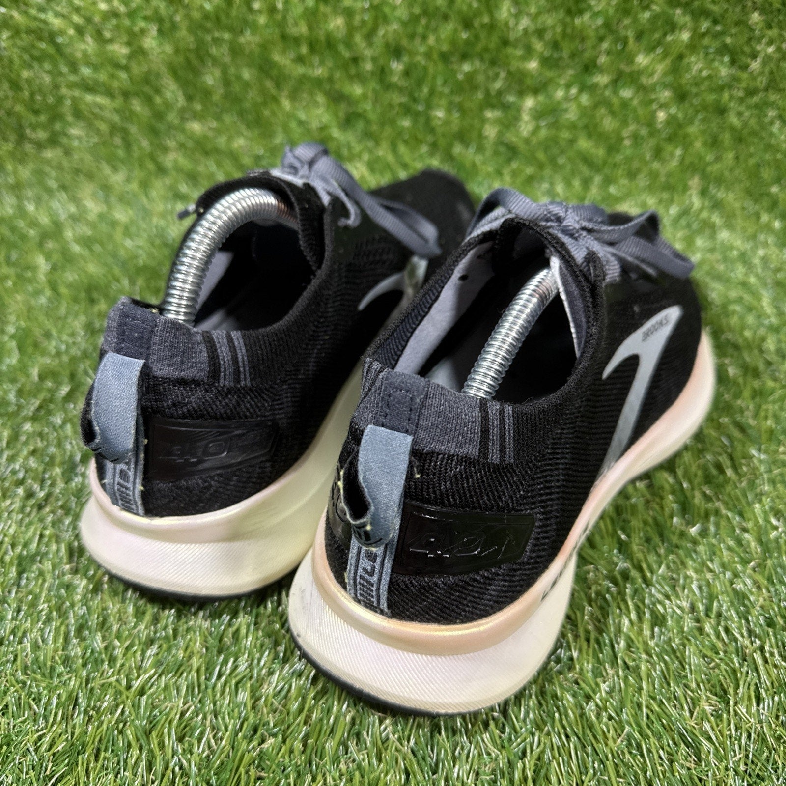 Brooks Shoes Womens 7 B Levitate 4 Athletic Running Sneakers Black Lace Up