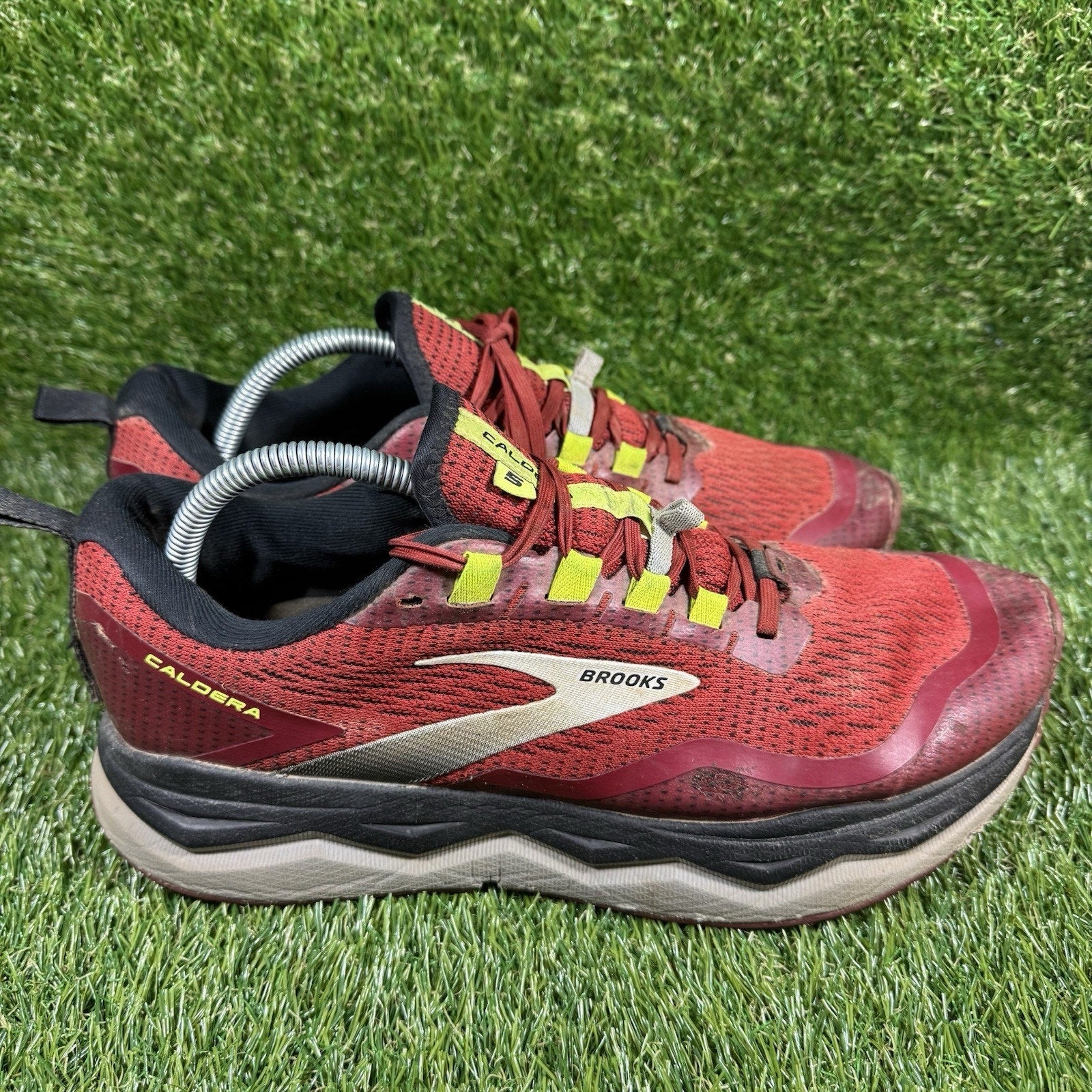 Size 11 - Mens Brooks Caldera 5 Red EUC Running Athletic Trail Shoes