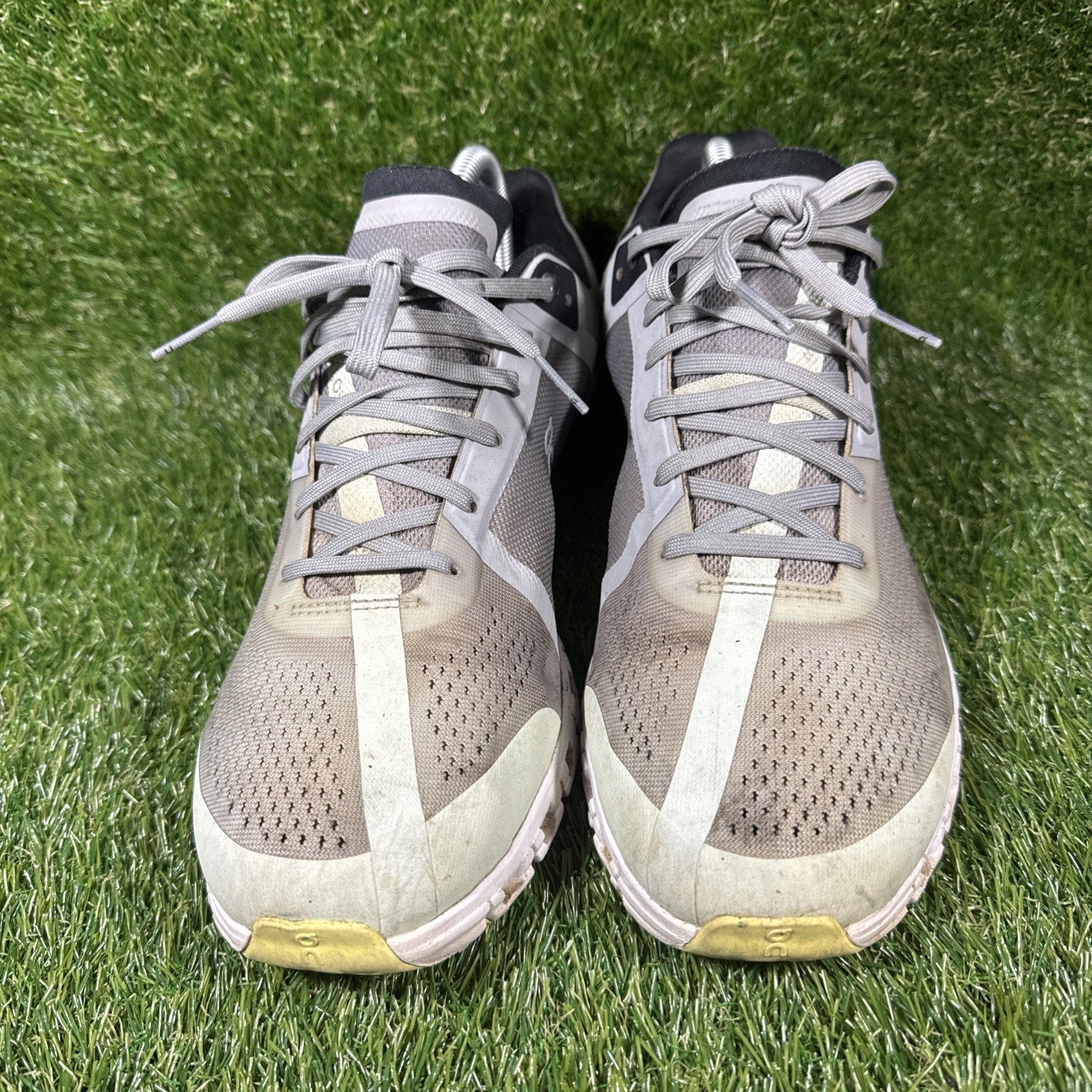 On Cloud Cloudflow Men's size 10 Alloy Magnet Running Training Shoes USED