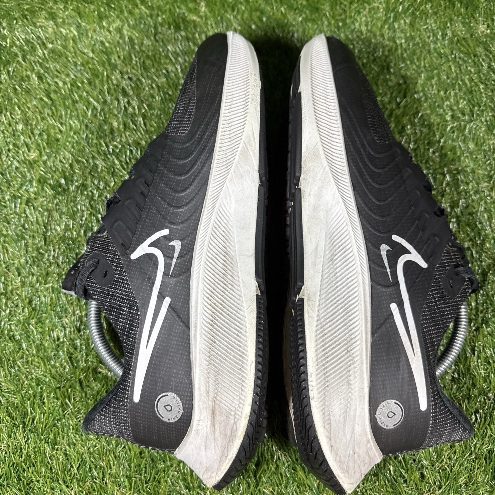 Nike Air Zoom Pegasus 38 Shield Black Dark Smoke Grey White DC4073 Men's 10.5