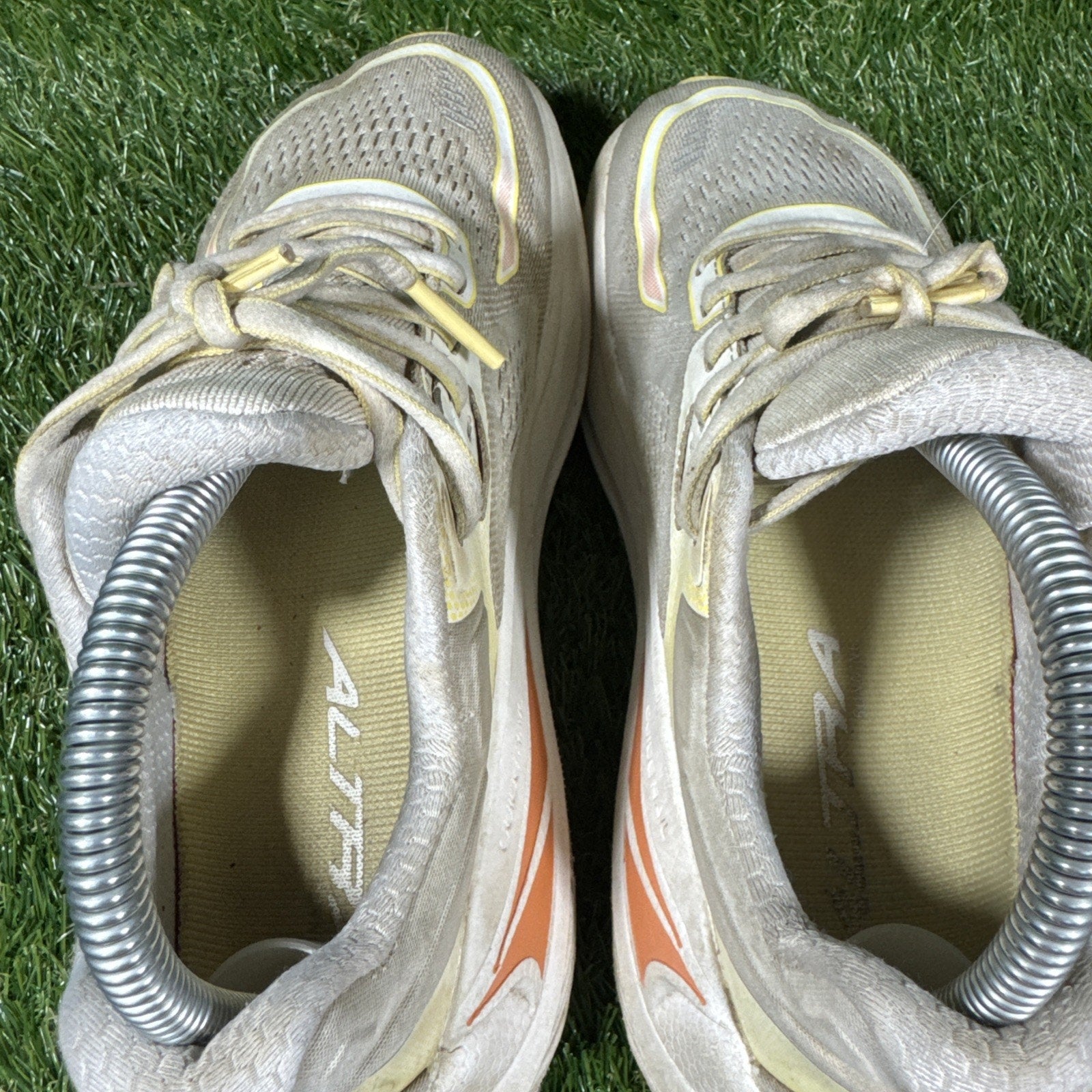 Altra Women's Paradigm 6 Running Shoes, Yellow/White, 8.5 US AL0A5484710