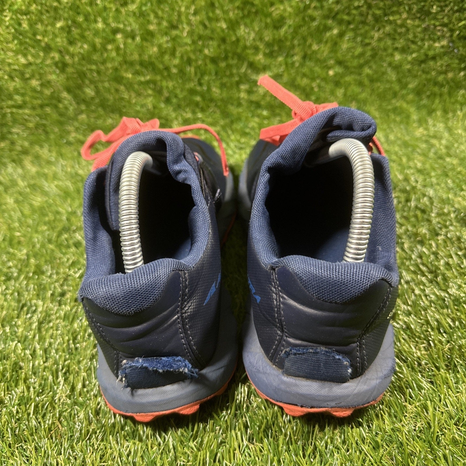 Altra Superior 5 Women's Size 9 Trail Running Shoes Navy Blue Foot Shape