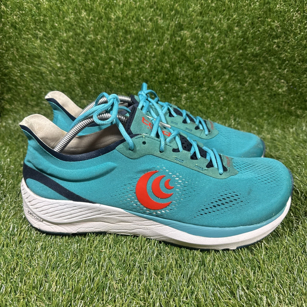 Topo Cyclone Men's Size 11.5 Running Shoes Cyan Red Nice Good Condition
