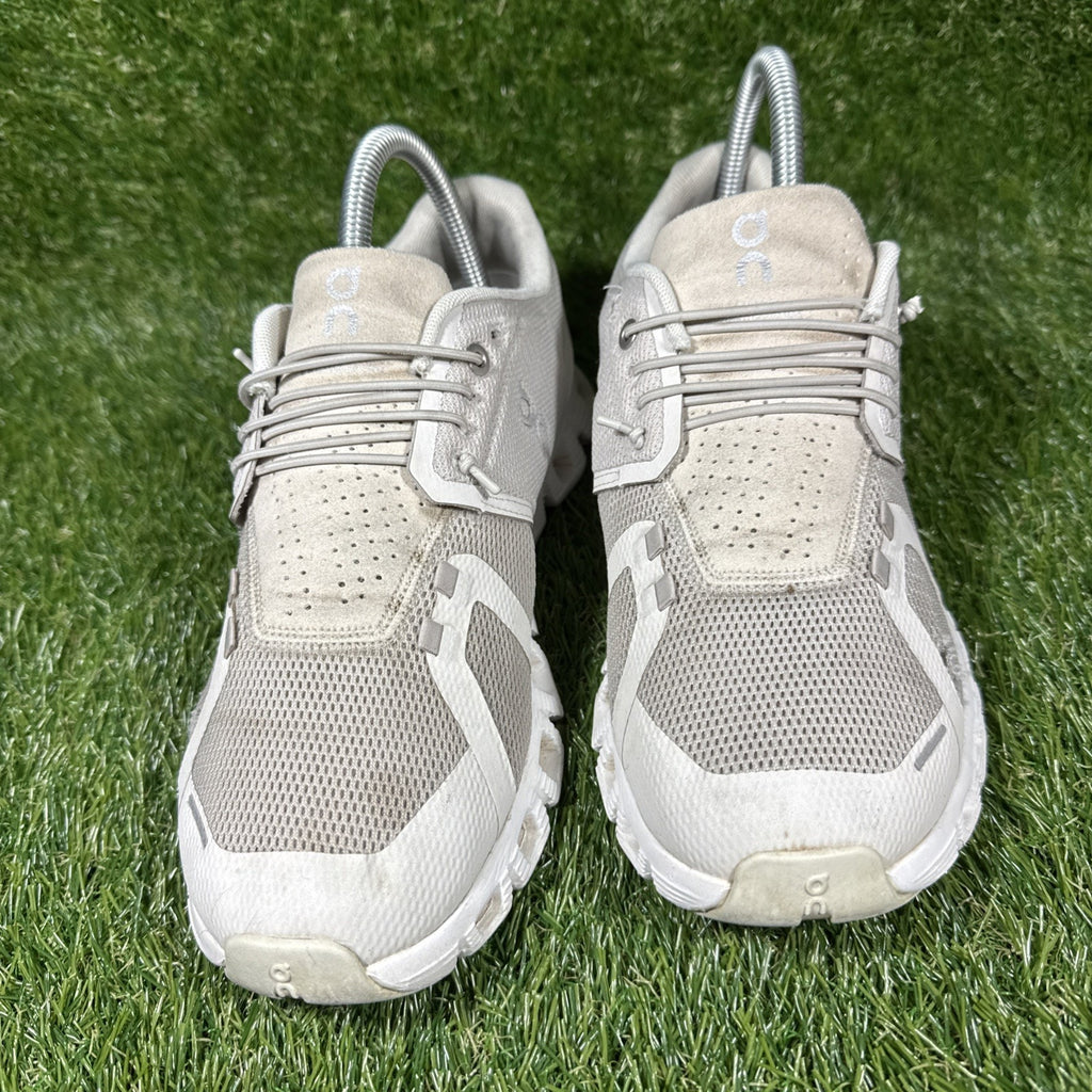 On Cloud 5 Running Shoes Sneakers Womens Size 8.5 Pearl White 59.98773