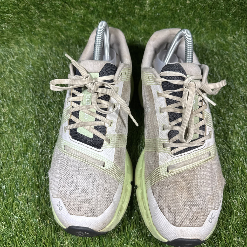 On Cloudgo Women’s 9 Running Walking Shoe Comfort Casual White/Meadow Green