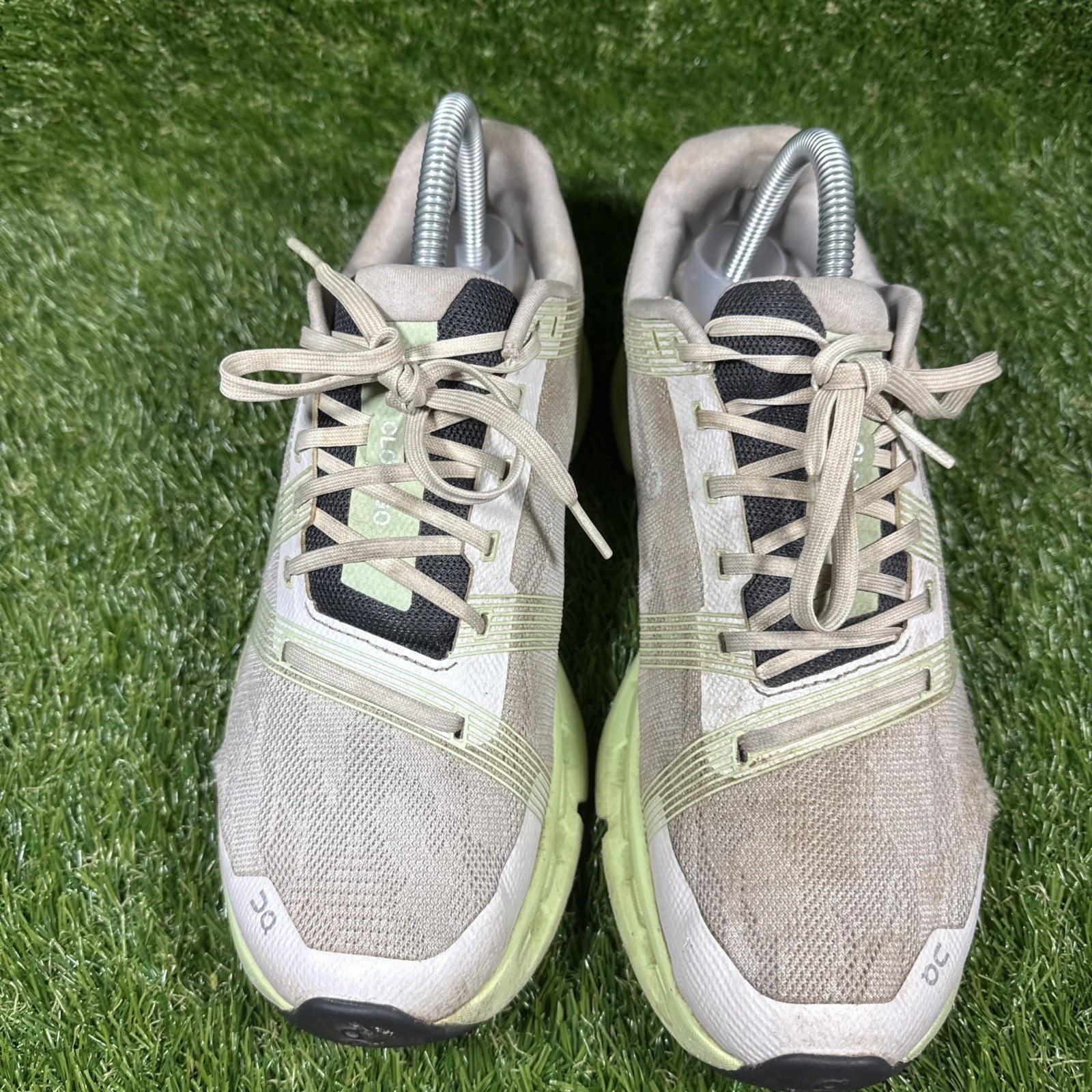 On Cloudgo Women’s 9 Running Walking Shoe Comfort Casual White/Meadow Green