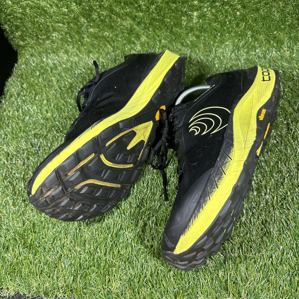Topo Athletic MTN Racer 3 Shoes Mens Size 10 Black Lime Trail Running Vibram
