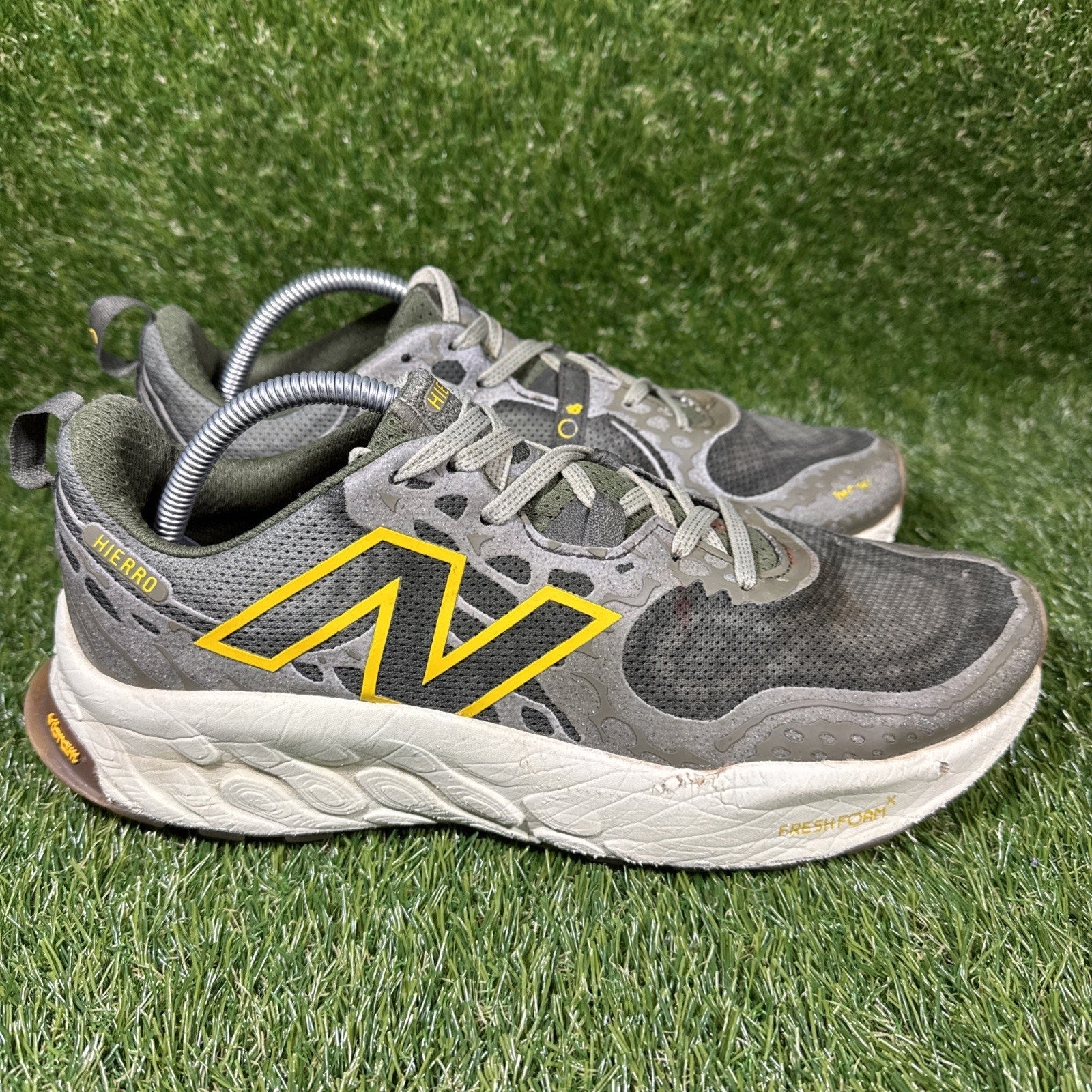 New Balance Fresh Foam X Hierro v8 Dark Green Men's Size 11 MTHIERQ8 Olive Run