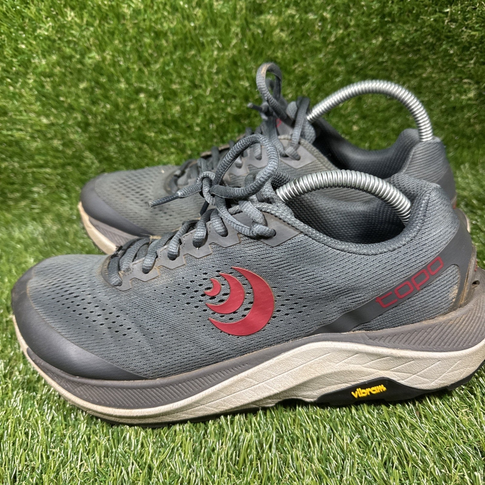 TOPO Ultraventure 3 Mens Size 9.5 Trail Running Shoes Grey Red Athletic Sneakers