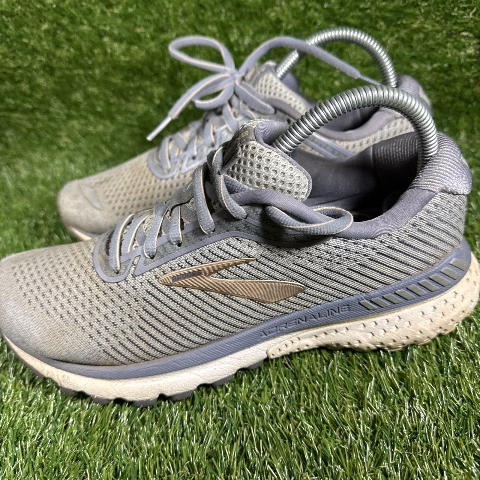 Brooks Adrenaline 20 Gray Purple Womens US Size 8 1202961B073 Running Shoes