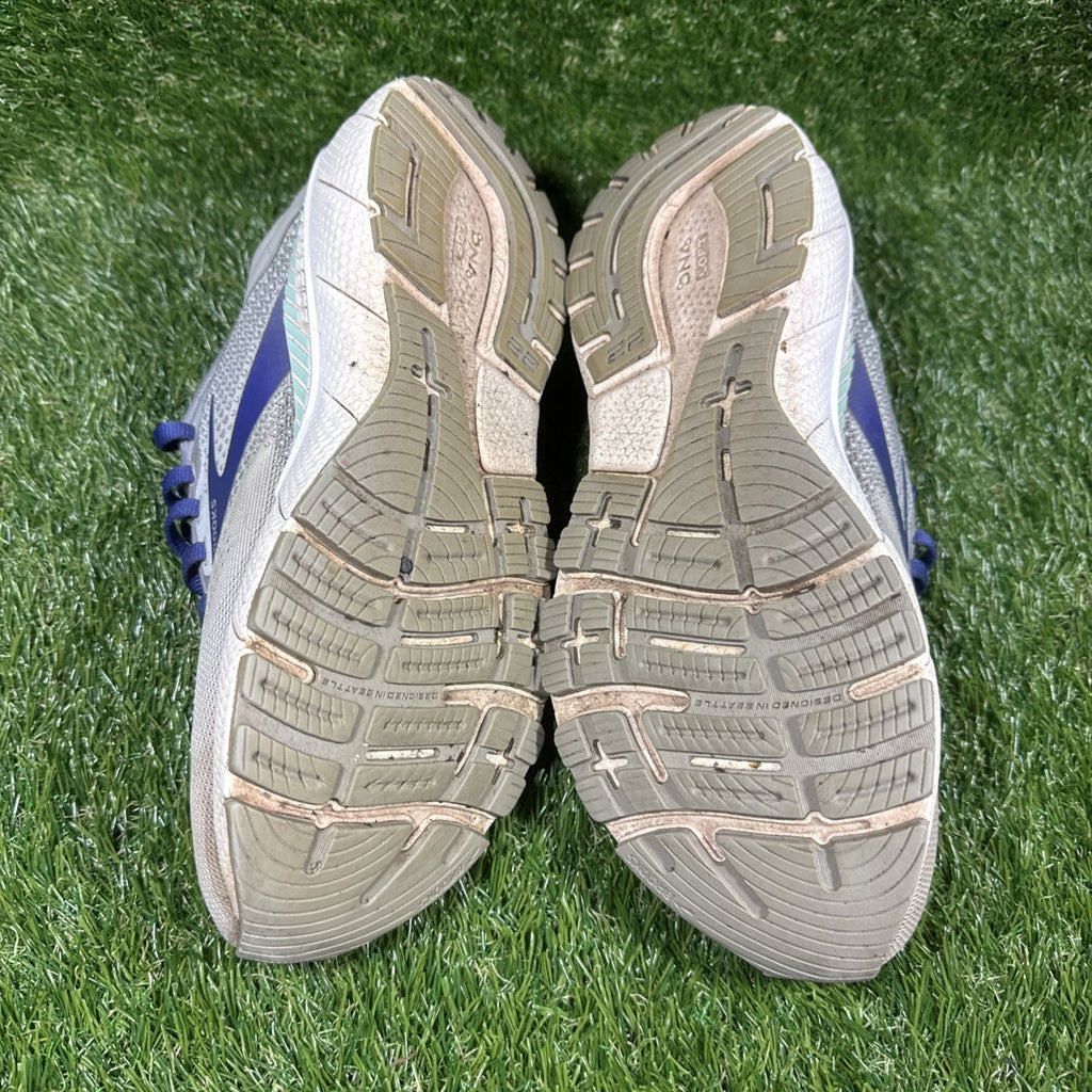 Brooks Adrenaline GTS 22 Running Shoes Womens Size 8D Wide Sneakers Training