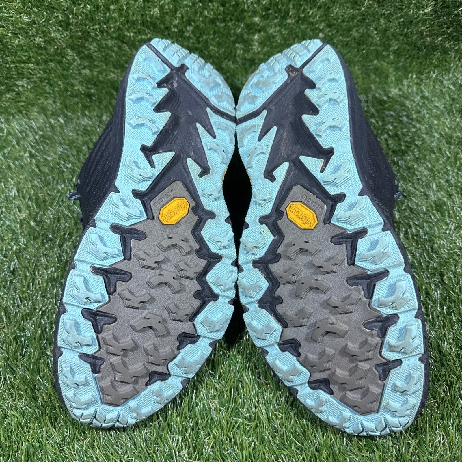 Hoka One One Women’s 8 Speedgoat 4 GTX Trail Running Shoes Black