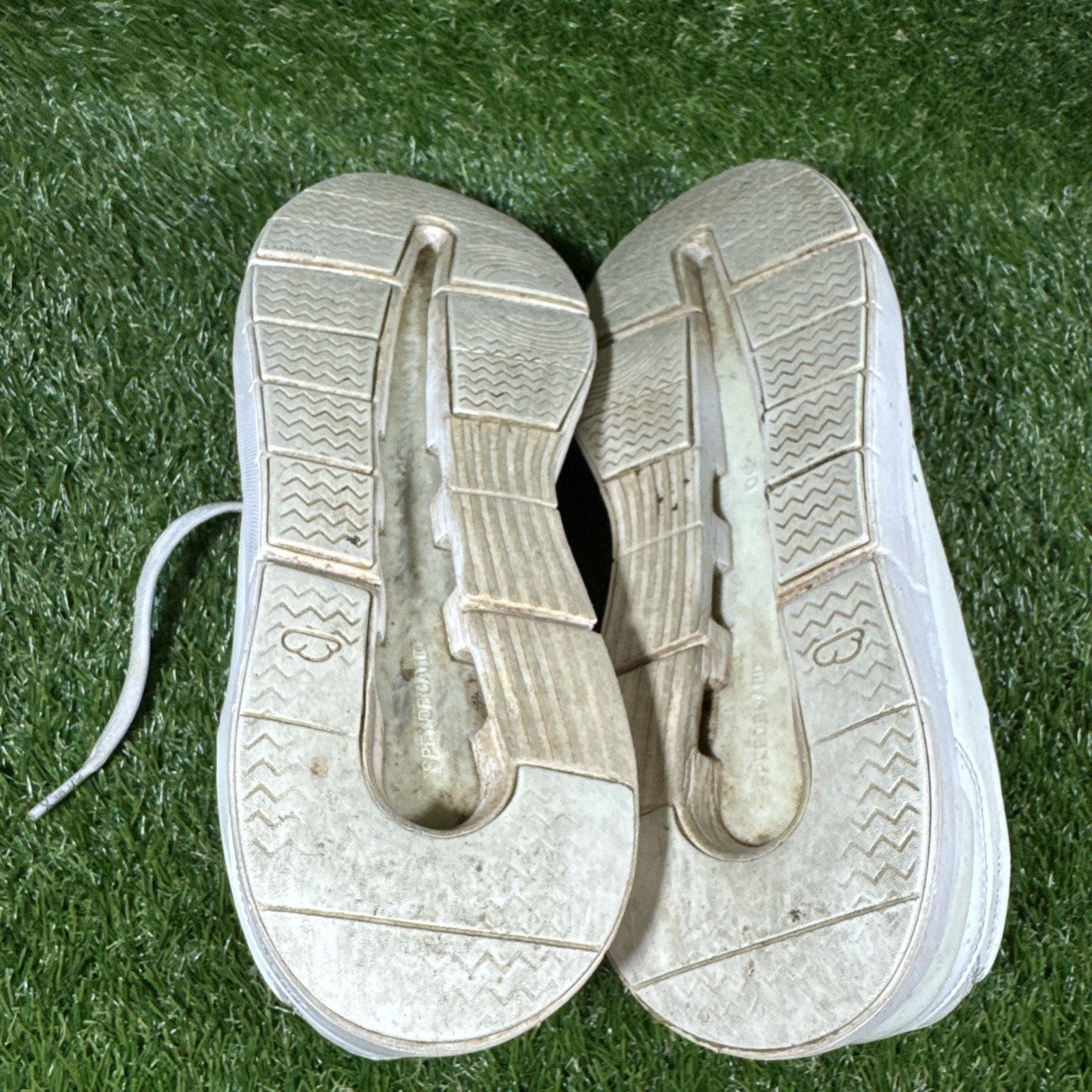 Men's On The Roger Advantage 2, All White, 13 D Medium US