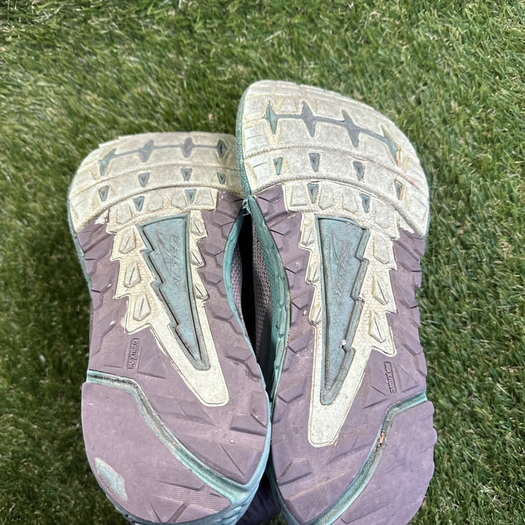 Altra Timp 4 Women's Size 7.5 Trail Running Shoes Gray Foot Shape