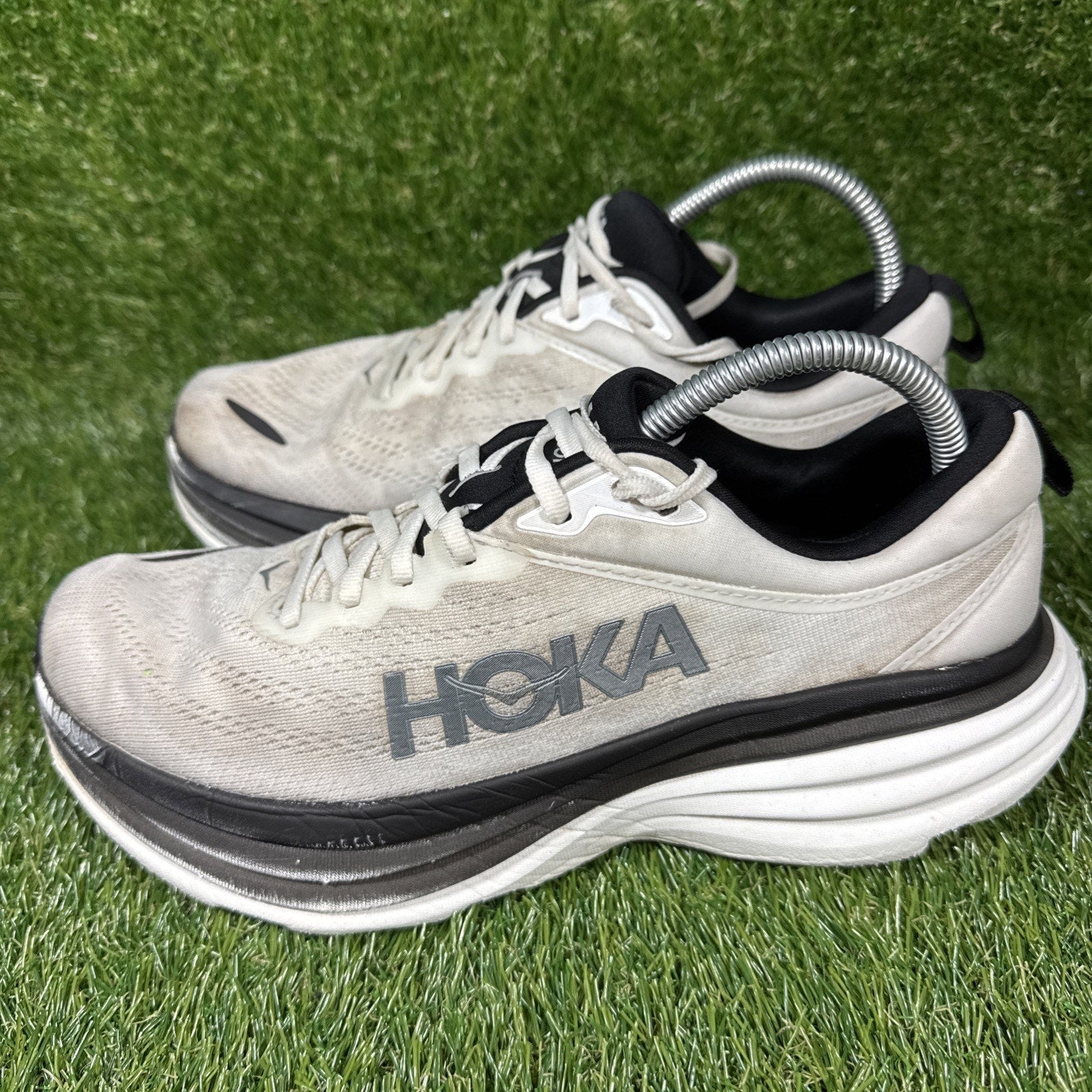Hoka Bondi 8 Men’s Size 9.5 White Black Gray Running athletic Gym Shoes Trainer