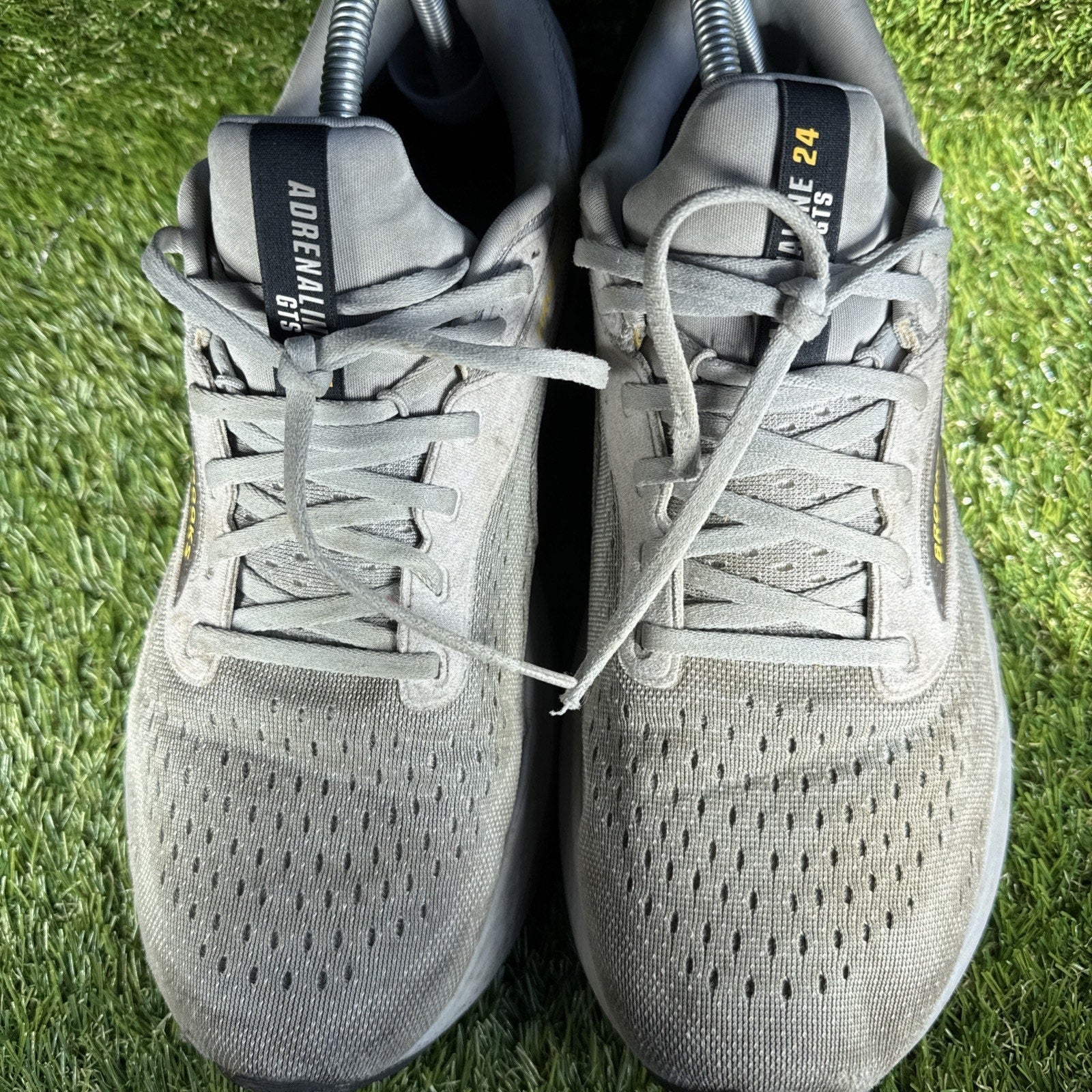 Brooks Adrenaline GTS 24 Men’s Size 12D Gray 1104371D084 Running Shoes Sneakers