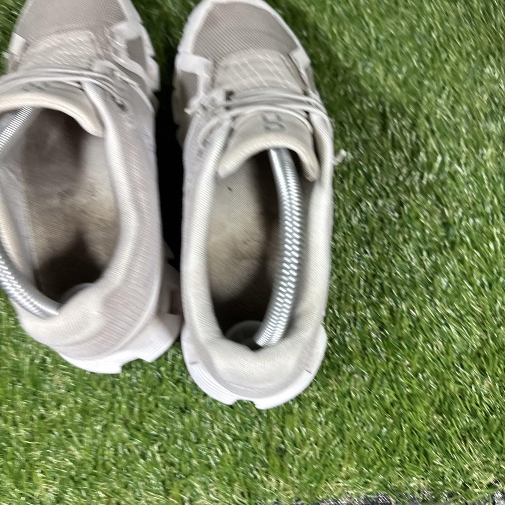 On Cloud 5 Running Shoes Sneakers Womens Size 8.5 Pearl White 59.98773