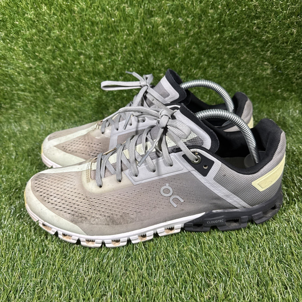 On Cloud Cloudflow Men's size 10 Alloy Magnet Running Training Shoes USED