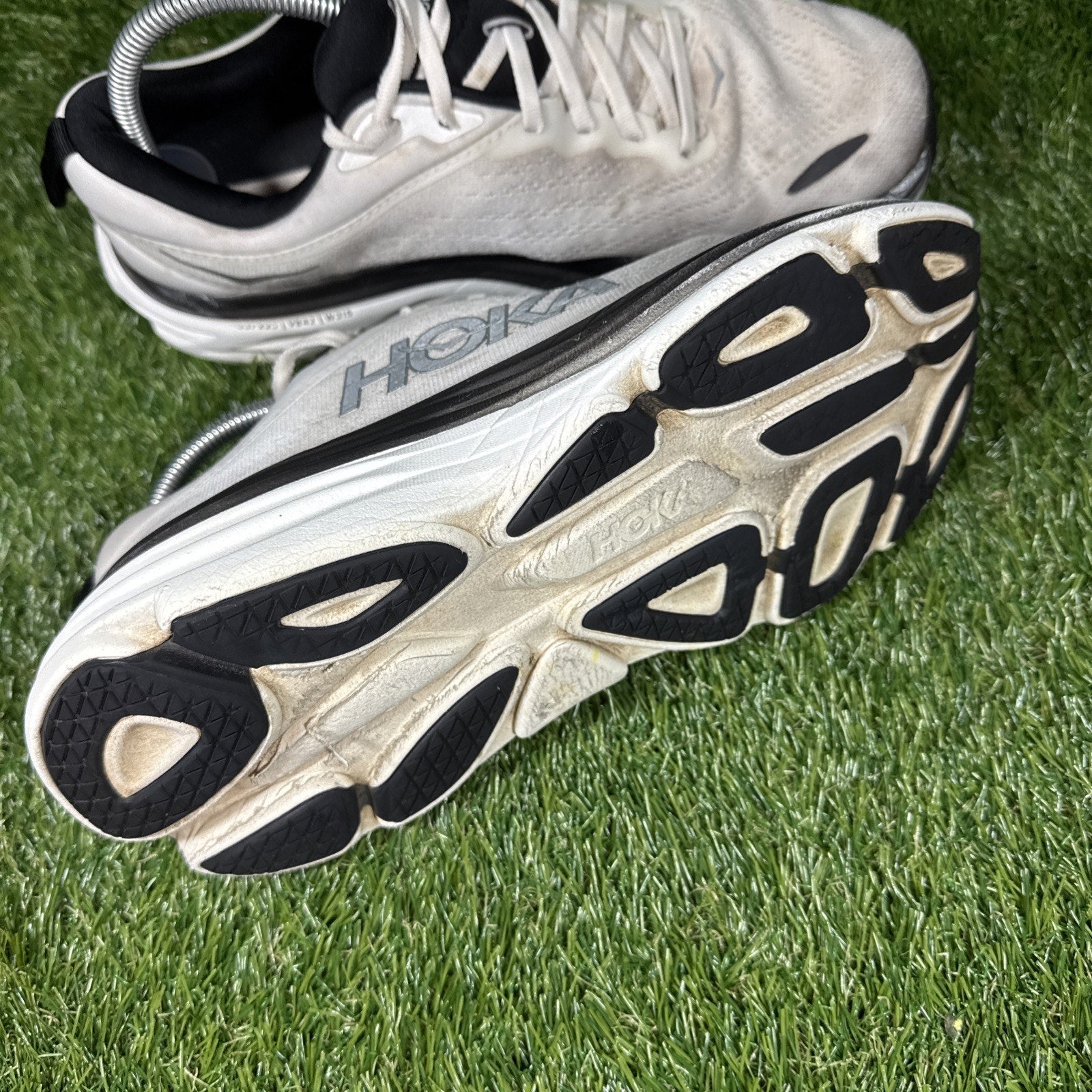 Hoka Bondi 8 Men’s Size 9.5 White Black Gray Running athletic Gym Shoes Trainer