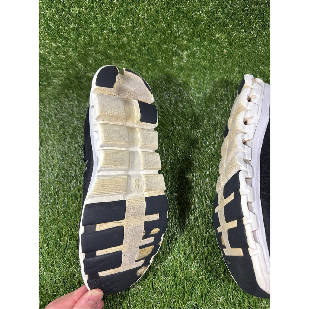 ON Cloudflow 4 Black White W Size 11 Running Shoes Road Trail Atheletic Gym Shoe