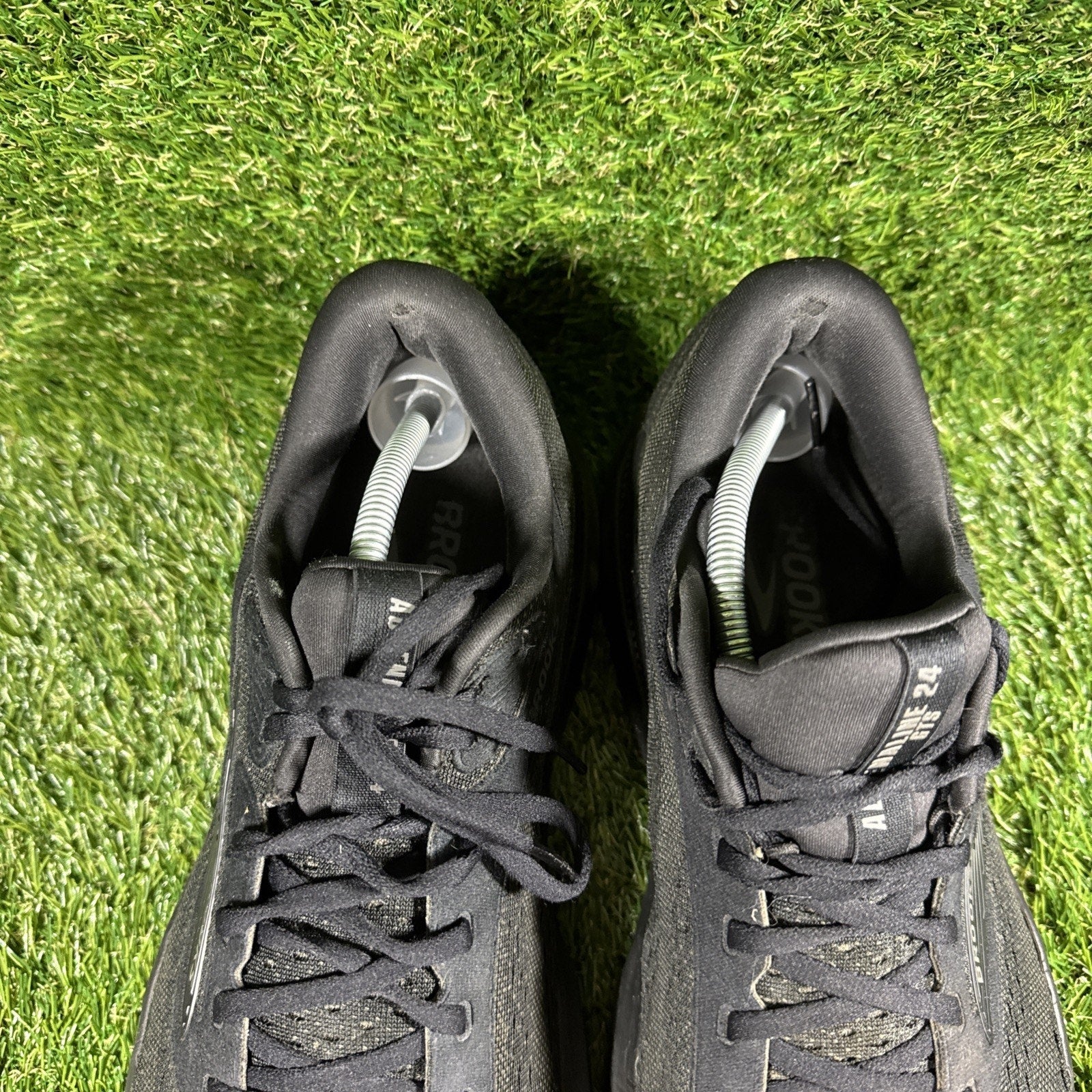 Brooks Adrenaline GTS 24 Black Ebony Mens Size 12 4E Running Shoes 1104374E020