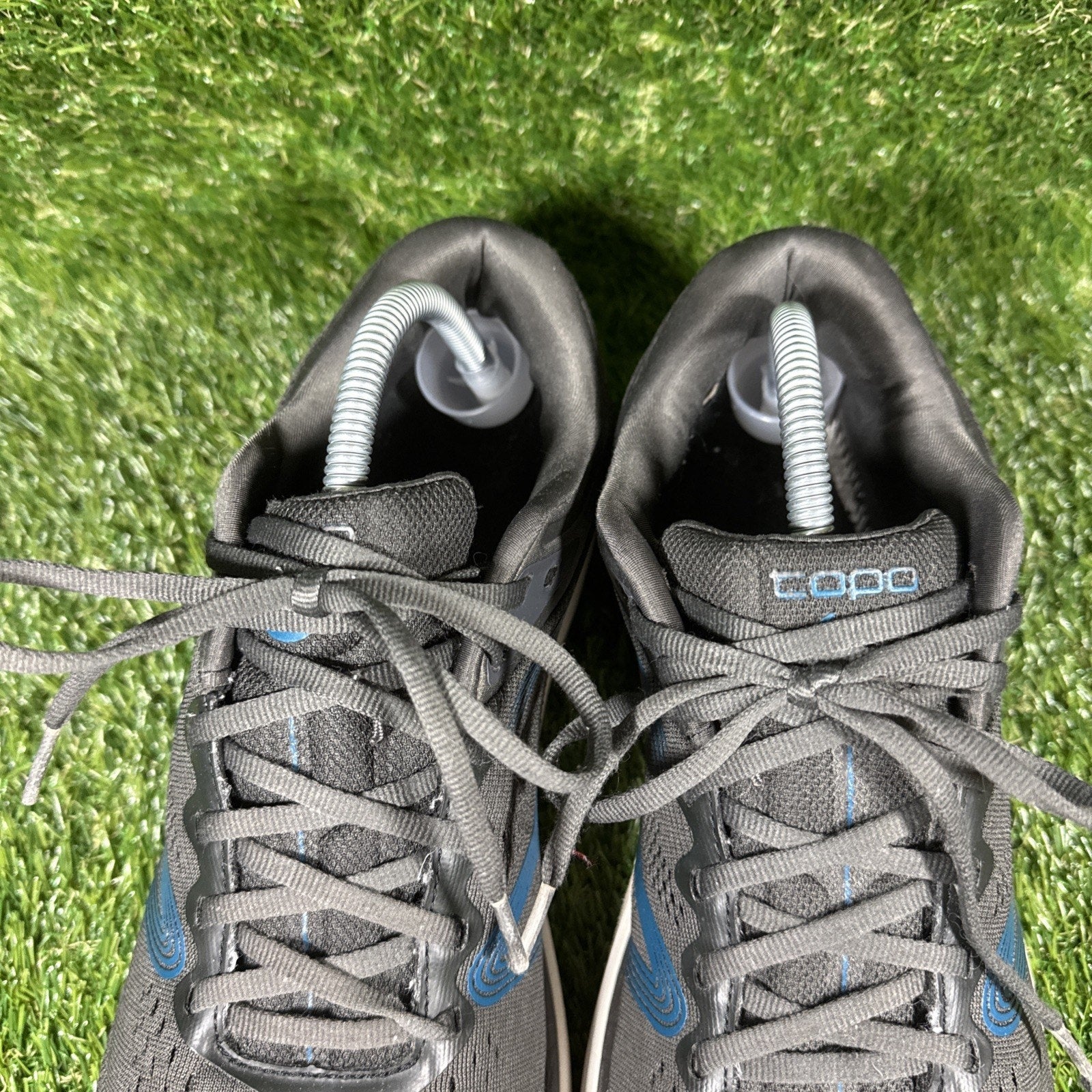 Topo Athletic Mens Magnifly 4 Black Running Shoes Sneakers Size 11