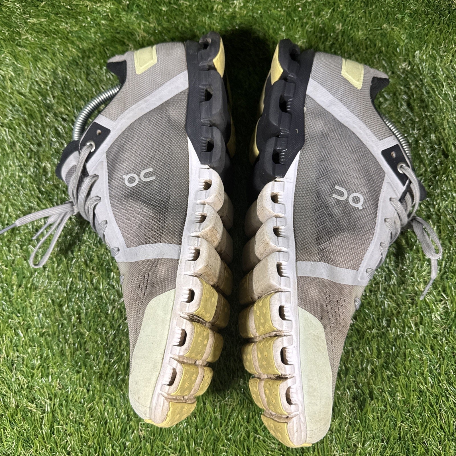 On Cloud Cloudflow Men's size 10 Alloy Magnet Running Training Shoes USED