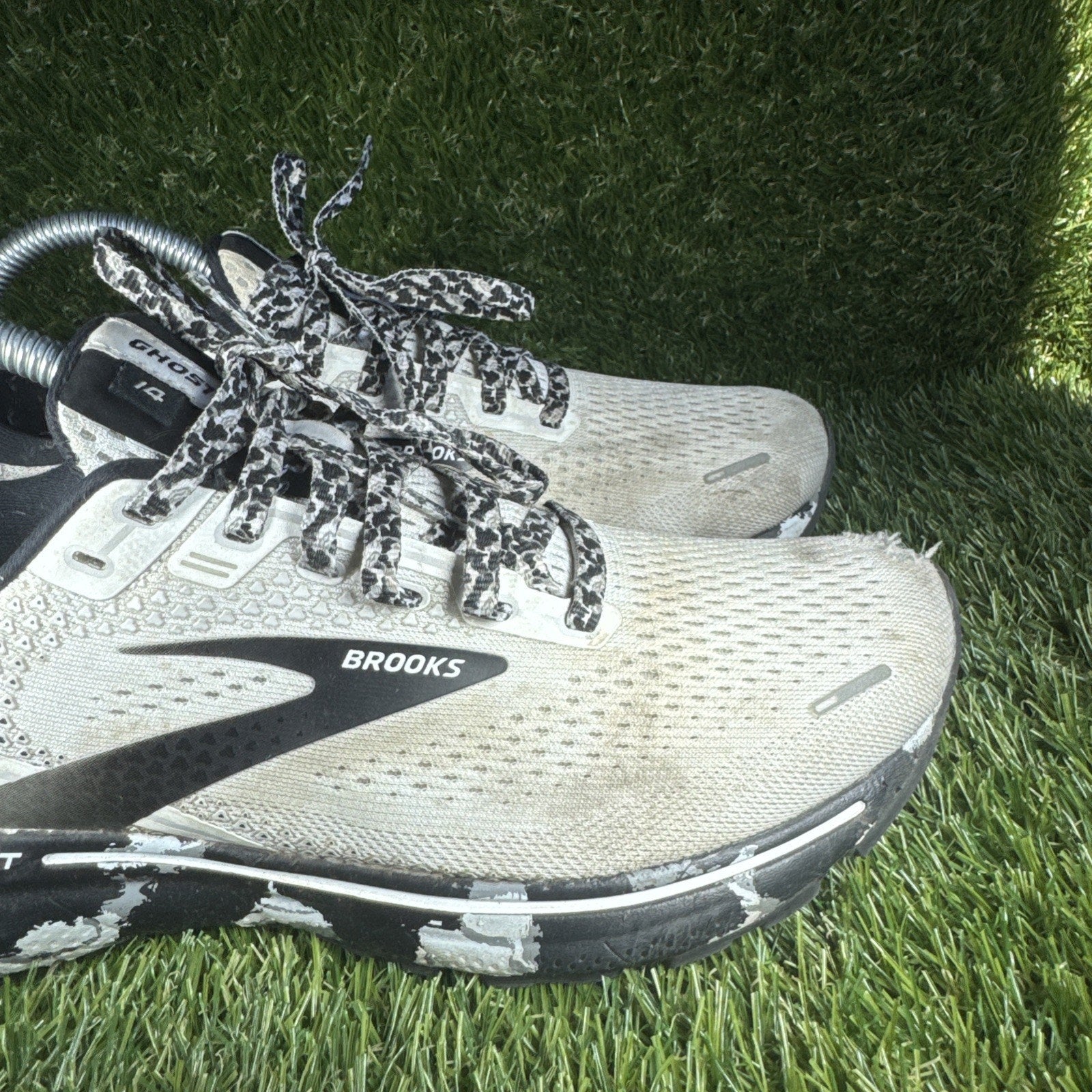 Brooks Ghost 14 Womens Size 9.5 White Black Camo Athletic Running Shoes Sneaker