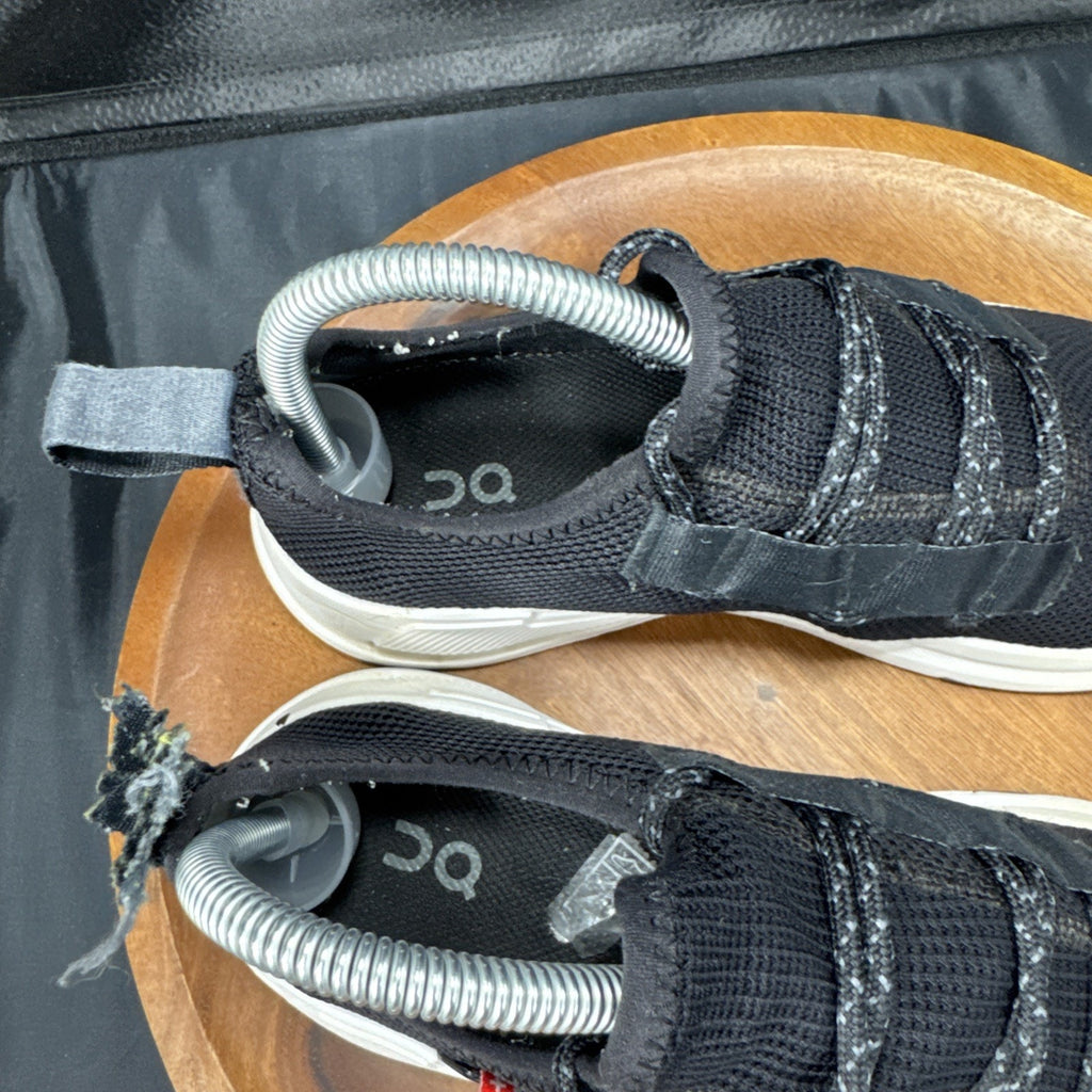 ON Cloud Shoes Women's 8 Cloudeasy Sneaker Black White 76.98441