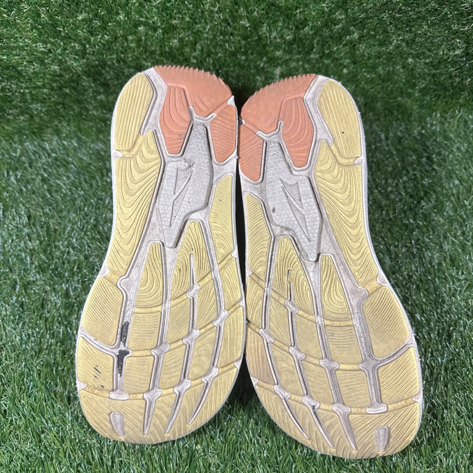 Altra Women's Paradigm 6 Running Shoes, Yellow/White, 8.5 US AL0A5484710