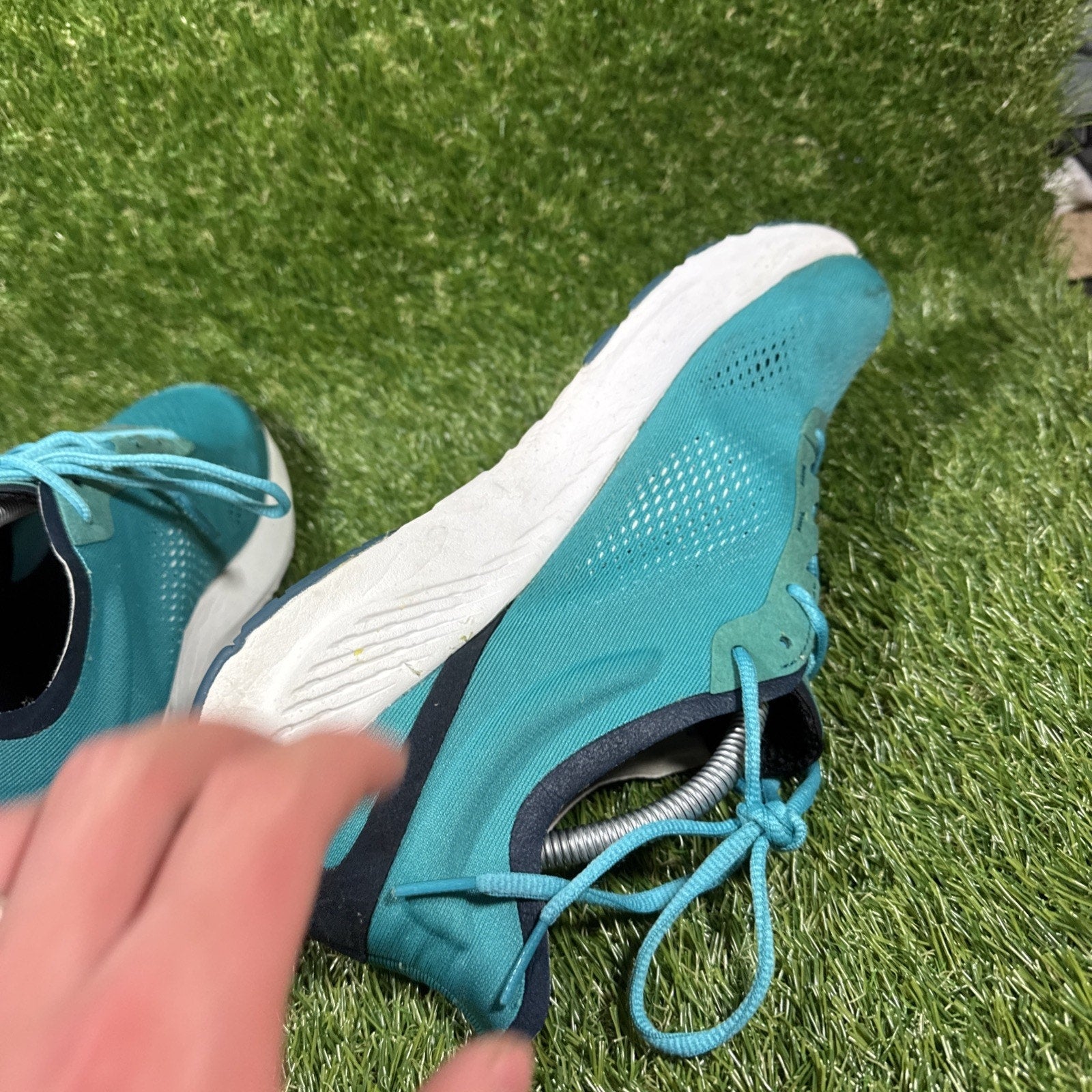 Topo Cyclone Men's Size 11.5 Running Shoes Cyan Red Nice Good Condition