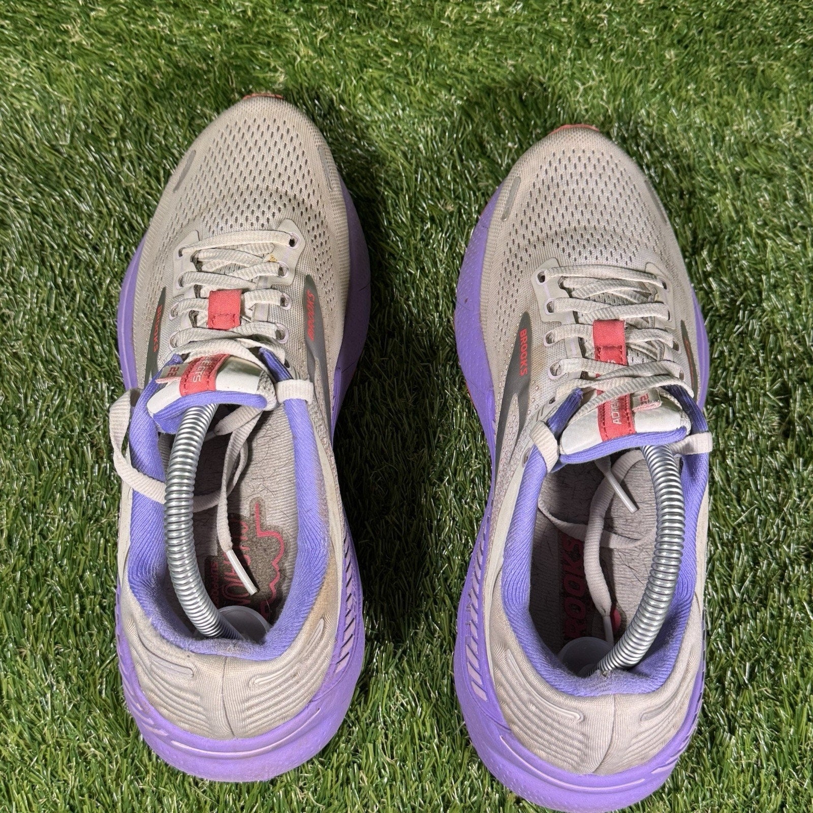 Brooks Adrenaline GTS 22 Running Shoes Women White Purple Athletic Sneakers 10