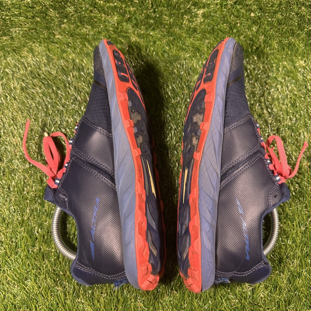 Altra Superior 5 Women's Size 9 Trail Running Shoes Navy Blue Foot Shape